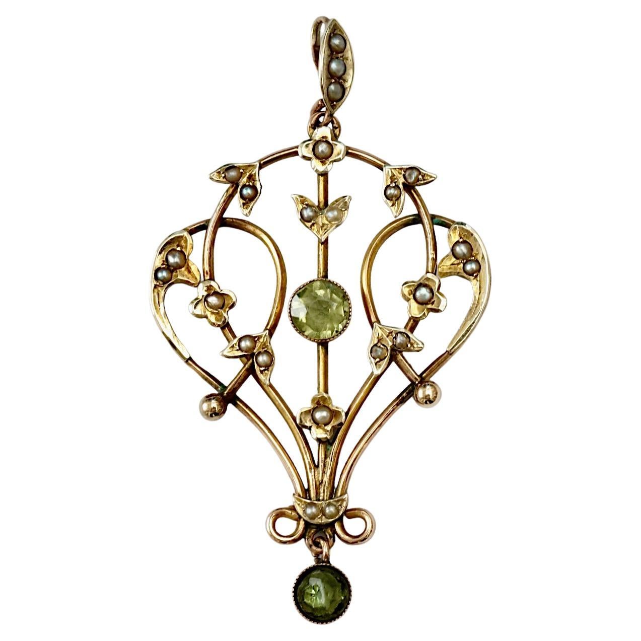 Art Nouveau 9ct Gold Lavaliere Pendant Peridot Paste and Natural Seed Pearls For Sale