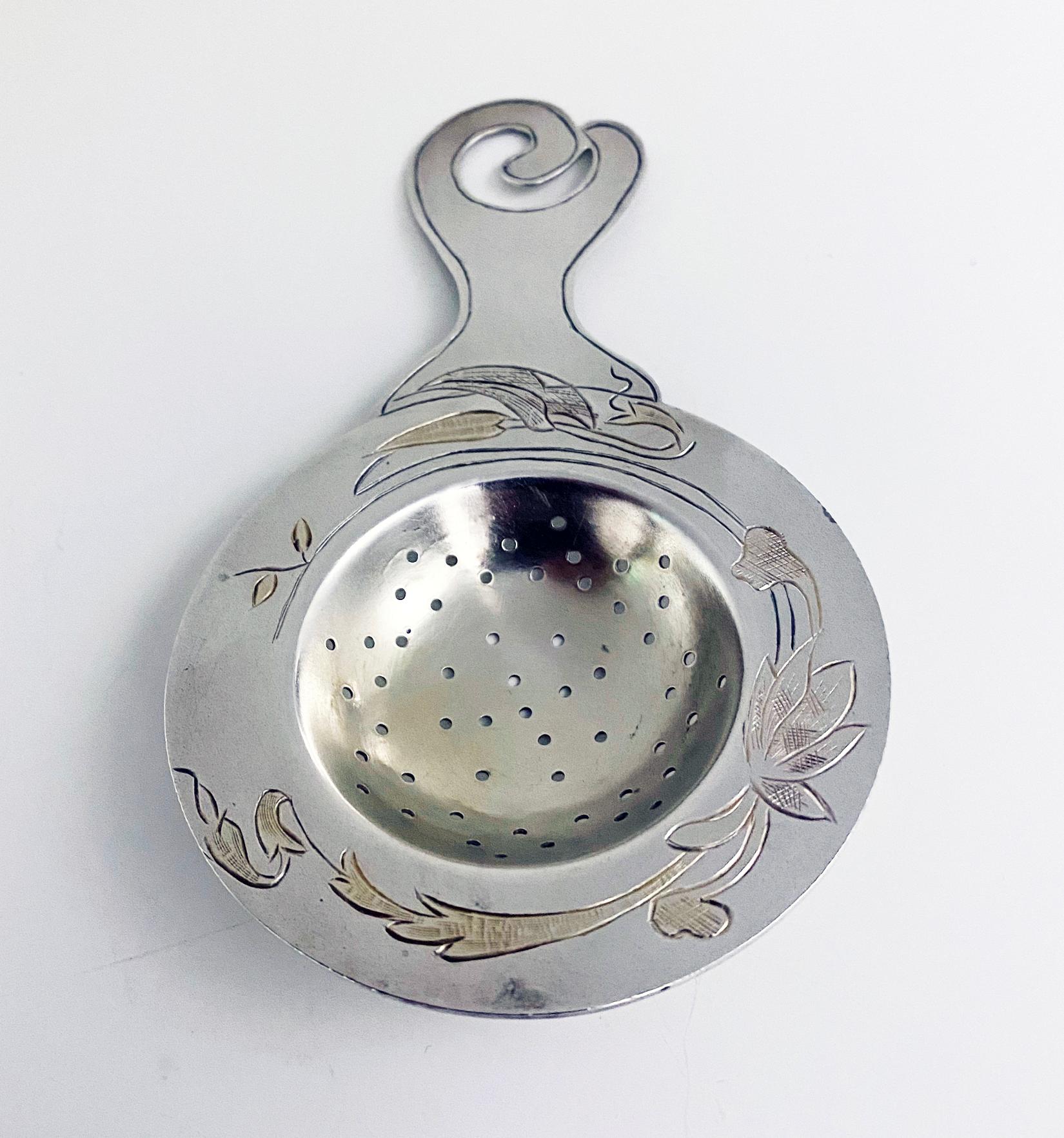 trainer à thé Art Nouveau esthétique en argent sterling, vers 1890 en vente 1
