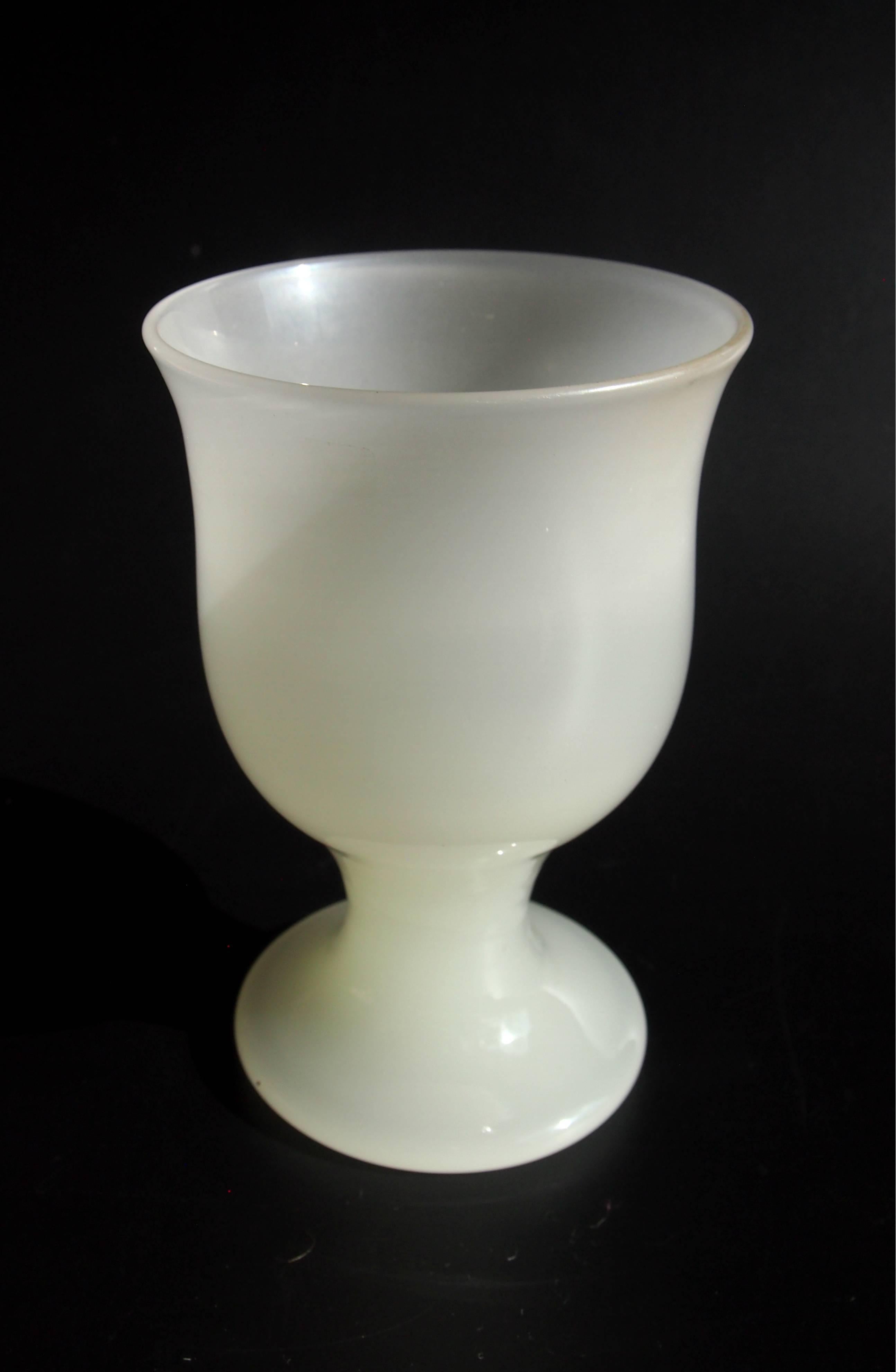 Early 20th Century English Art Nouveau Alabaster Glass Museum Piece from Stevens and Williams For Sale