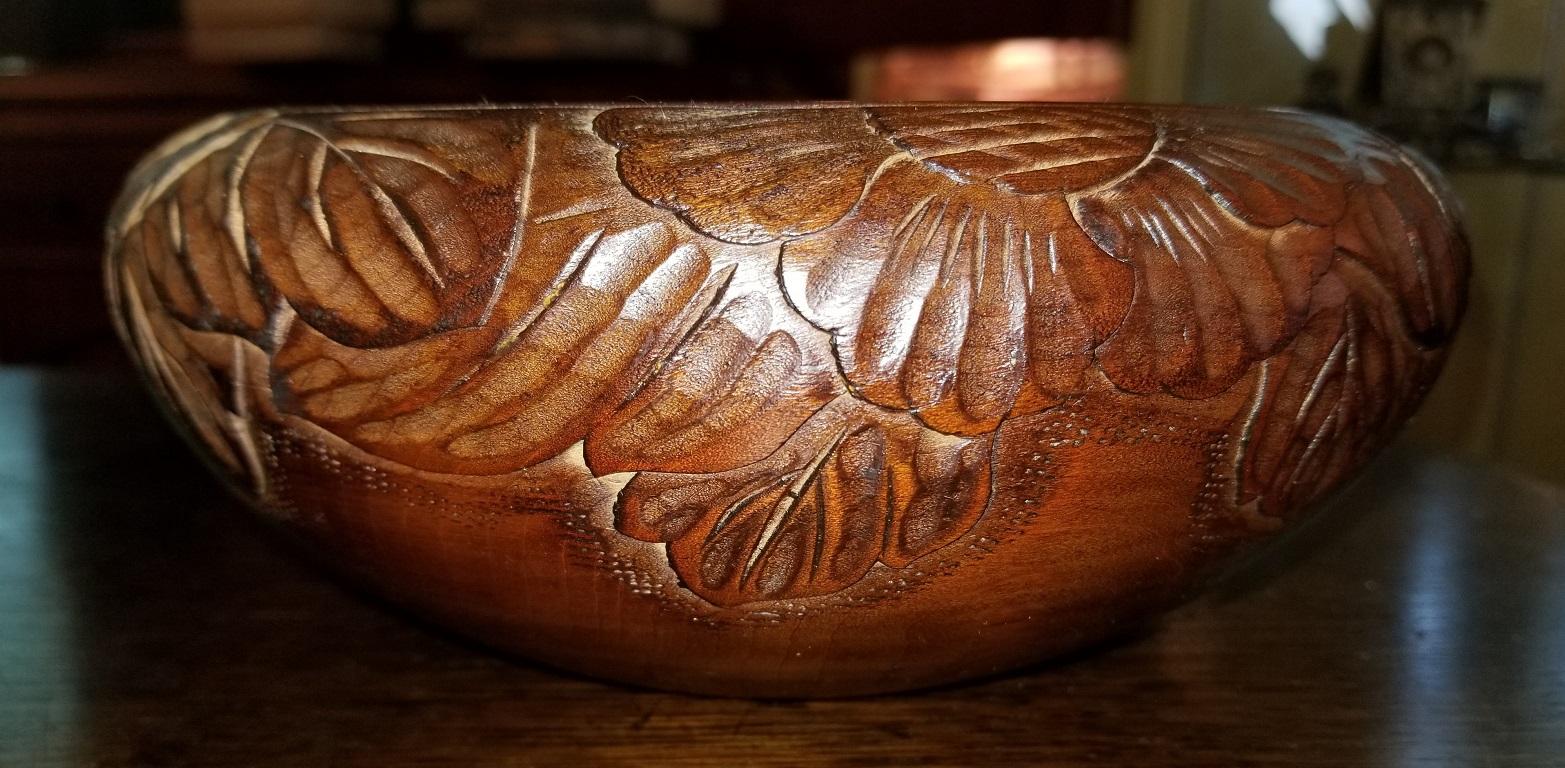 20th Century Art Nouveau American Carved Walnut Bowl For Sale