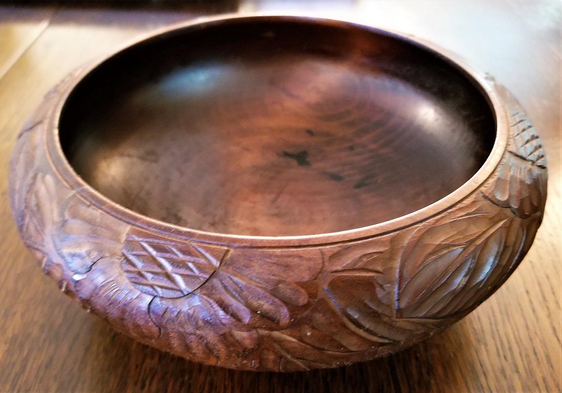 Art Nouveau American Carved Walnut Bowl For Sale 3