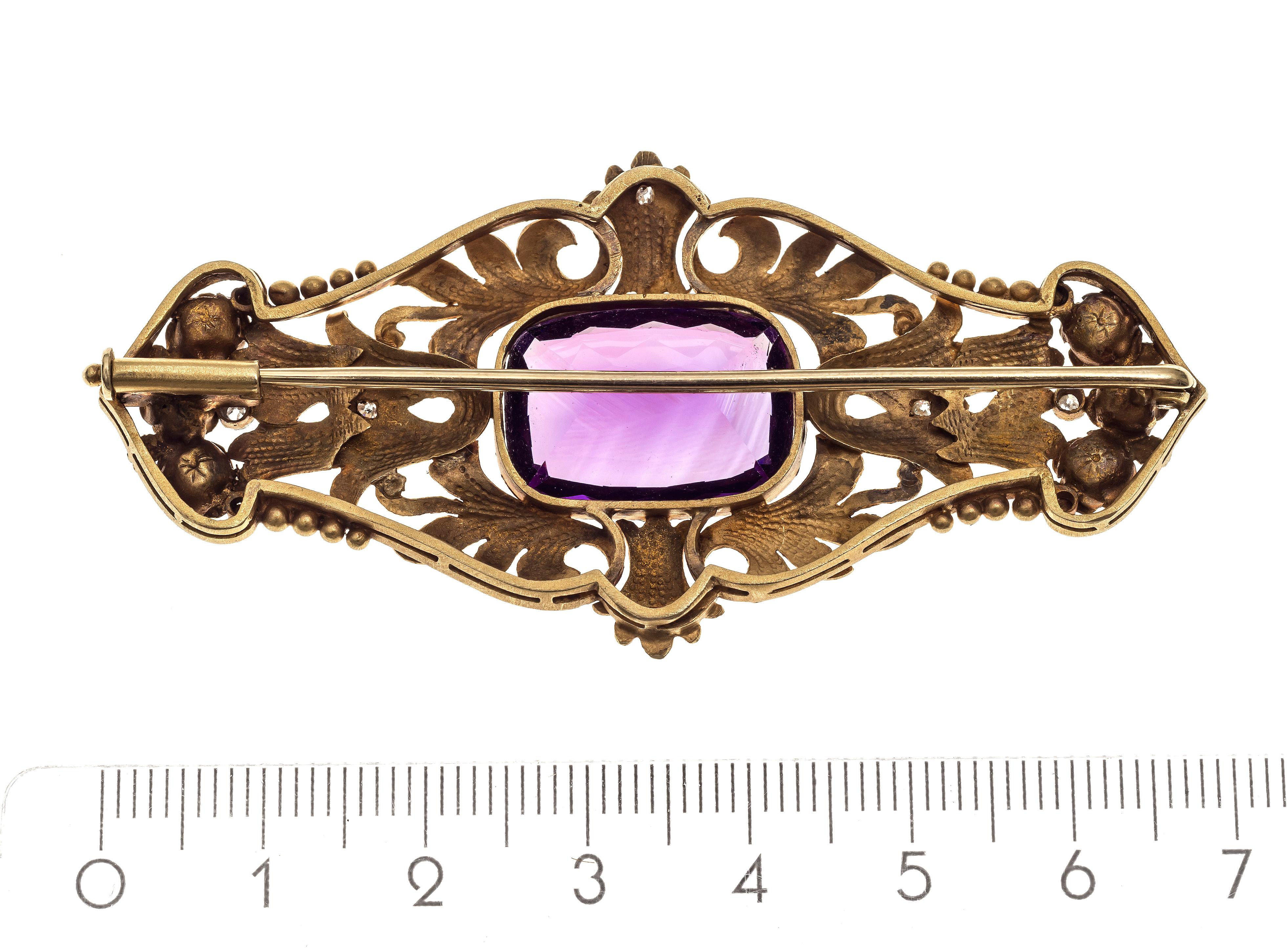 Art Nouveau Amethyst Diamond Platinum Gold Roses Brooch In Excellent Condition For Sale In Munich, Bavaria
