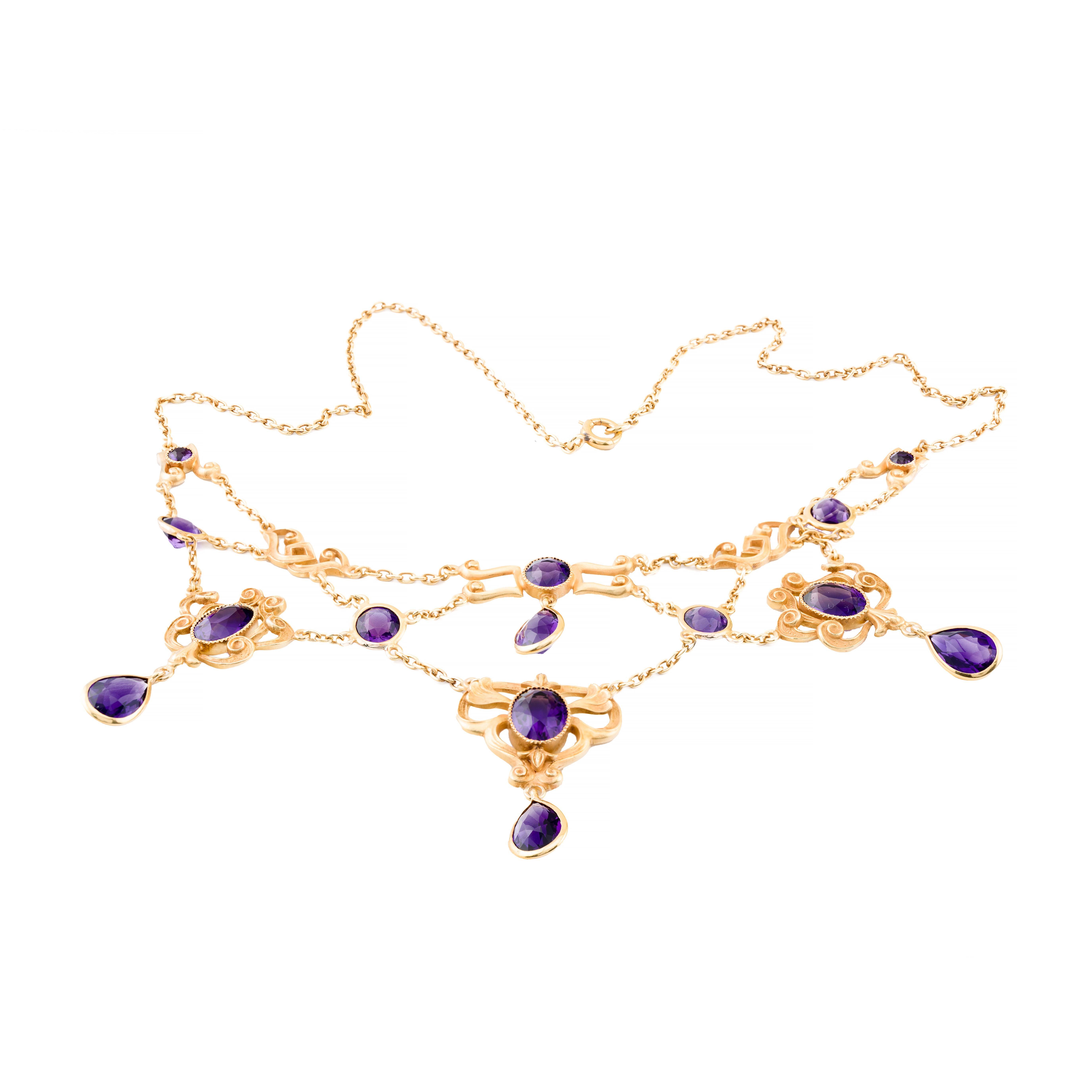Art Nouveau Amethyst Festoon Necklace in 14 Karat Yellow Gold by Durand In Excellent Condition For Sale In Boston, MA