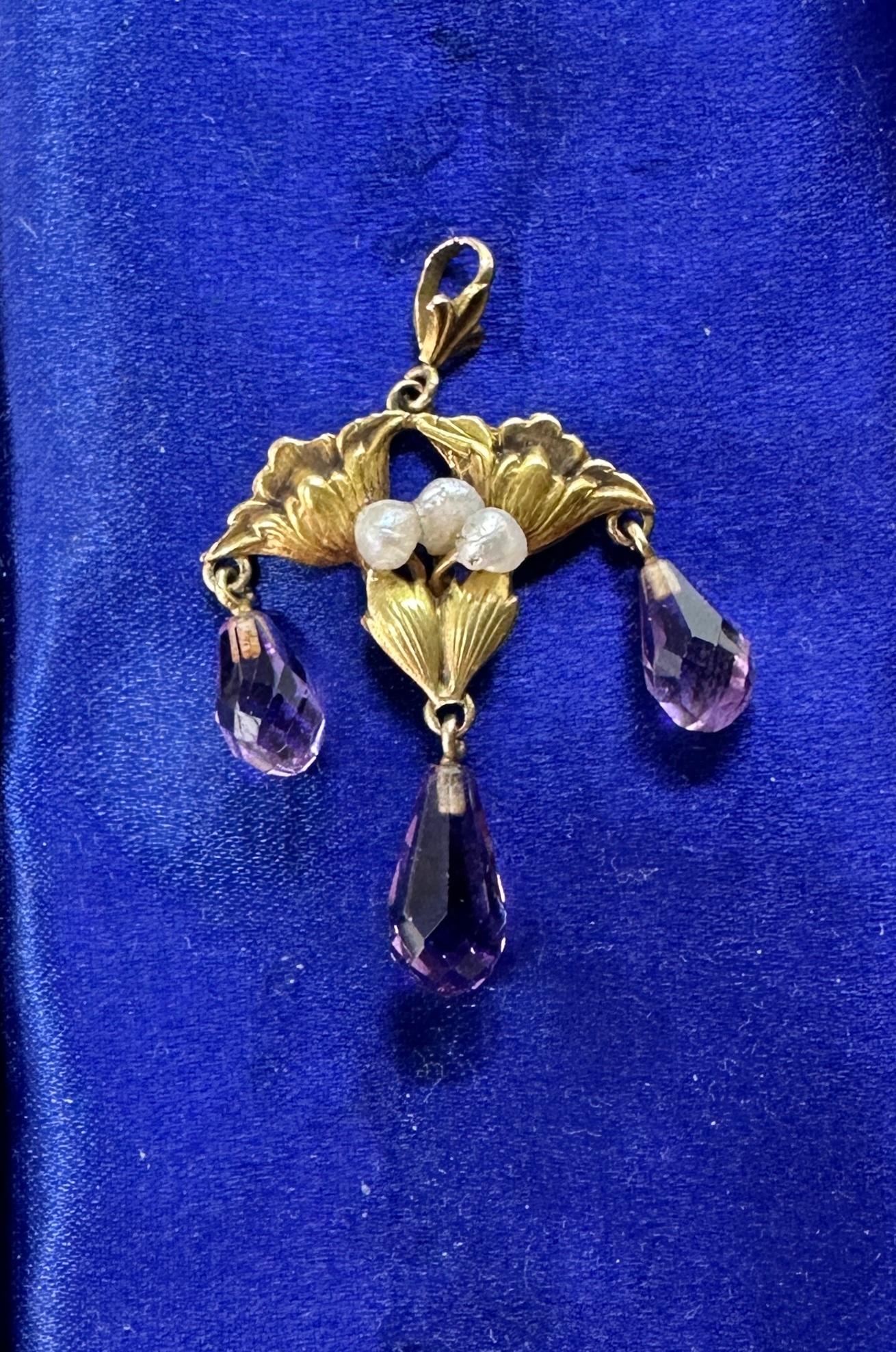 Women's Art Nouveau Amethyst Flower Pendant Necklace Poppy Lotus 14 Karat Green Gold For Sale