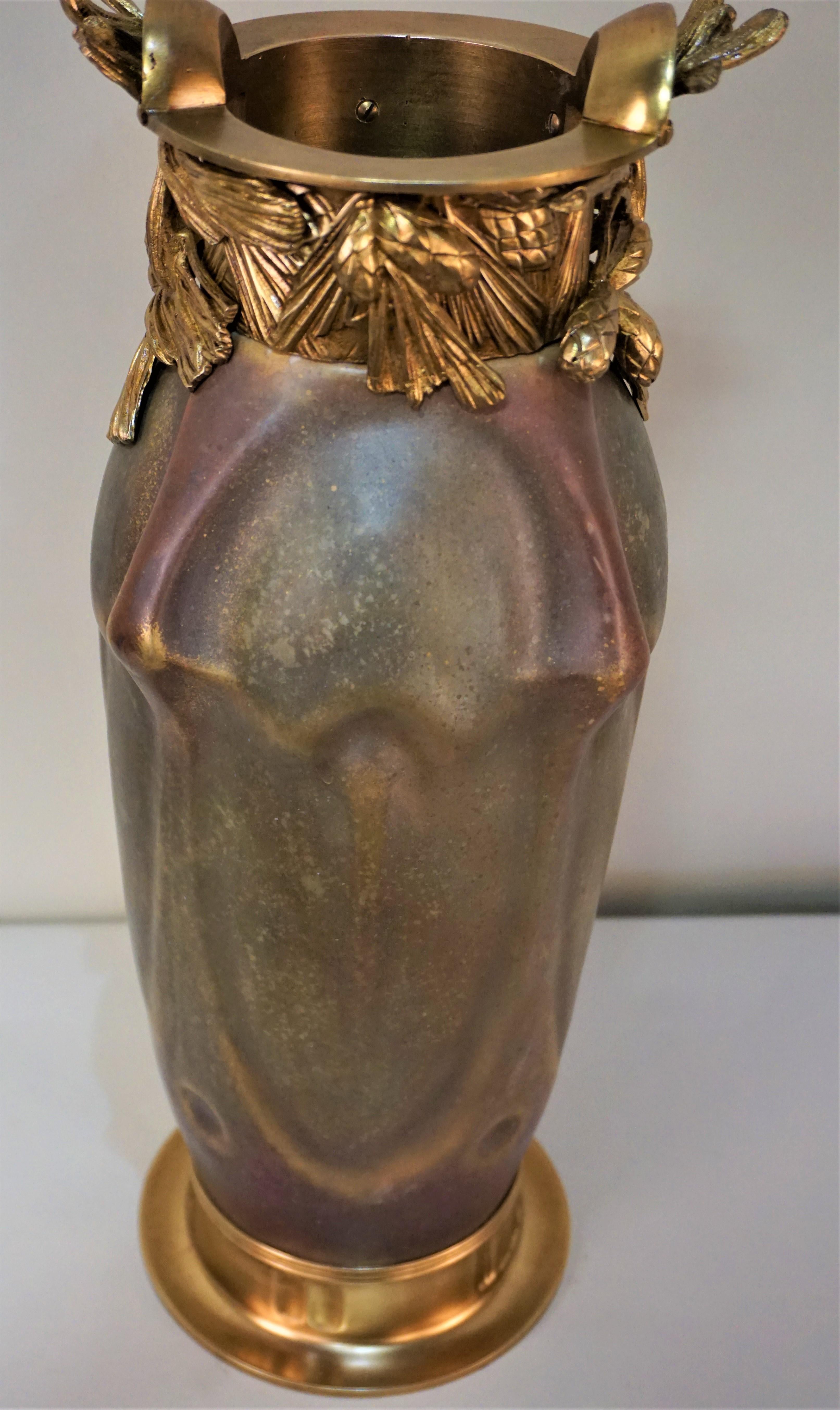 Début du 20ème siècle Vase Art Nouveau Amphora en poterie et bronze