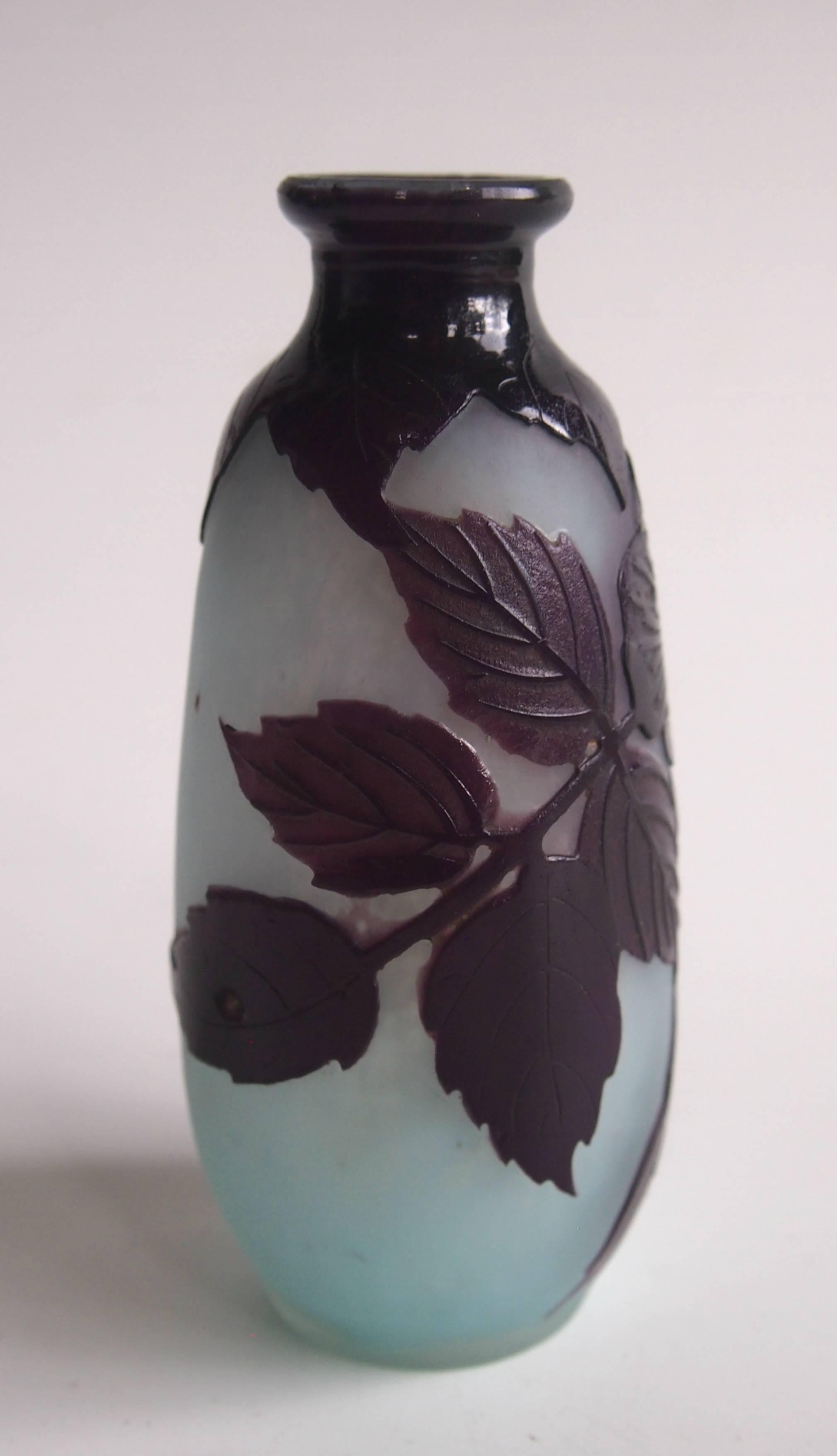 Early 20th Century French Art Nouveau Andre Delatte Cameo Glass Vase For Sale