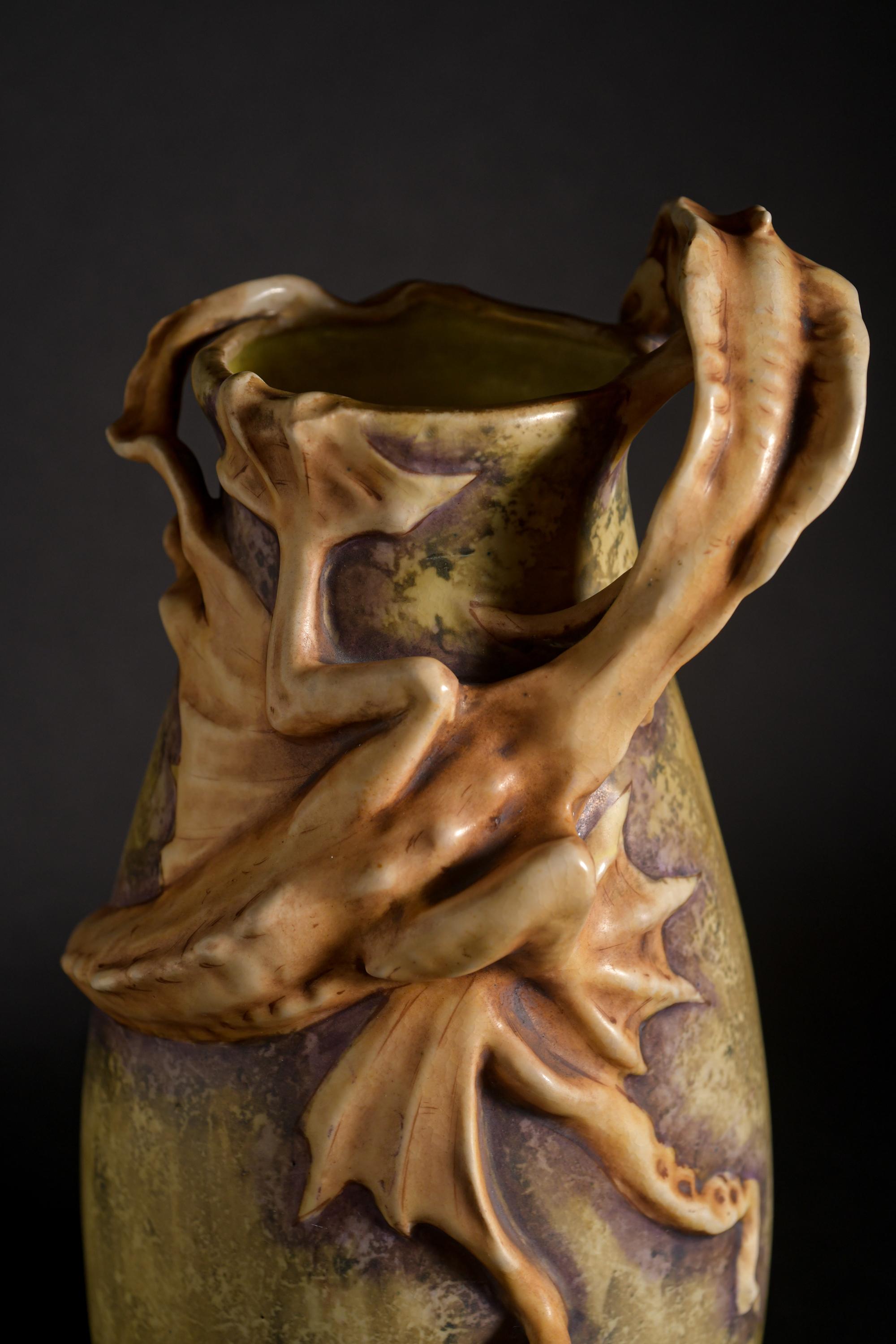 Angry, Webgefasste Jugendstil-Vase mit Meeresmonstermotiven aus dem Jugendstil von Eduard Stellmacher für Amphora im Angebot 5
