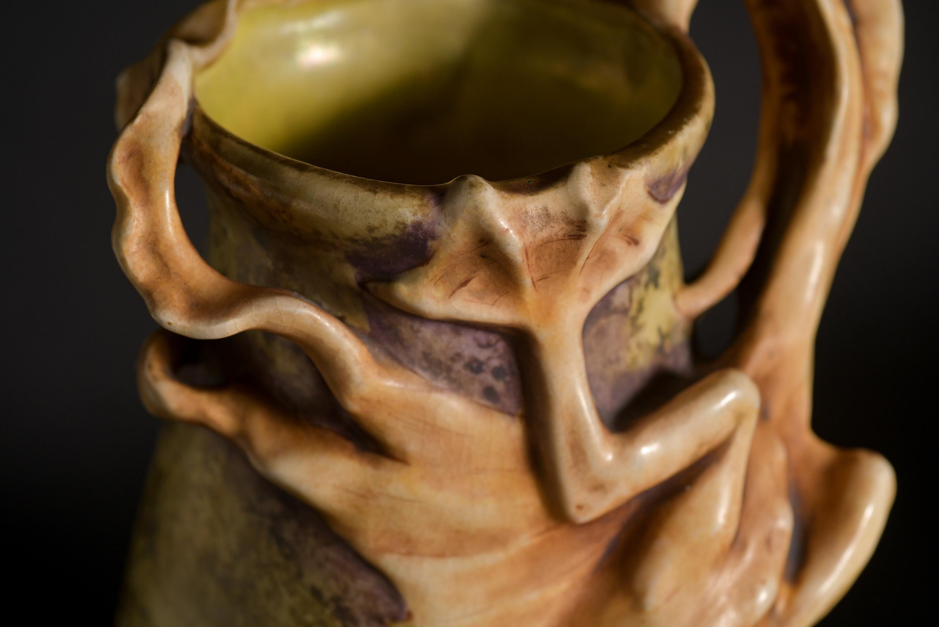Angry, Webgefasste Jugendstil-Vase mit Meeresmonstermotiven aus dem Jugendstil von Eduard Stellmacher für Amphora im Angebot 6