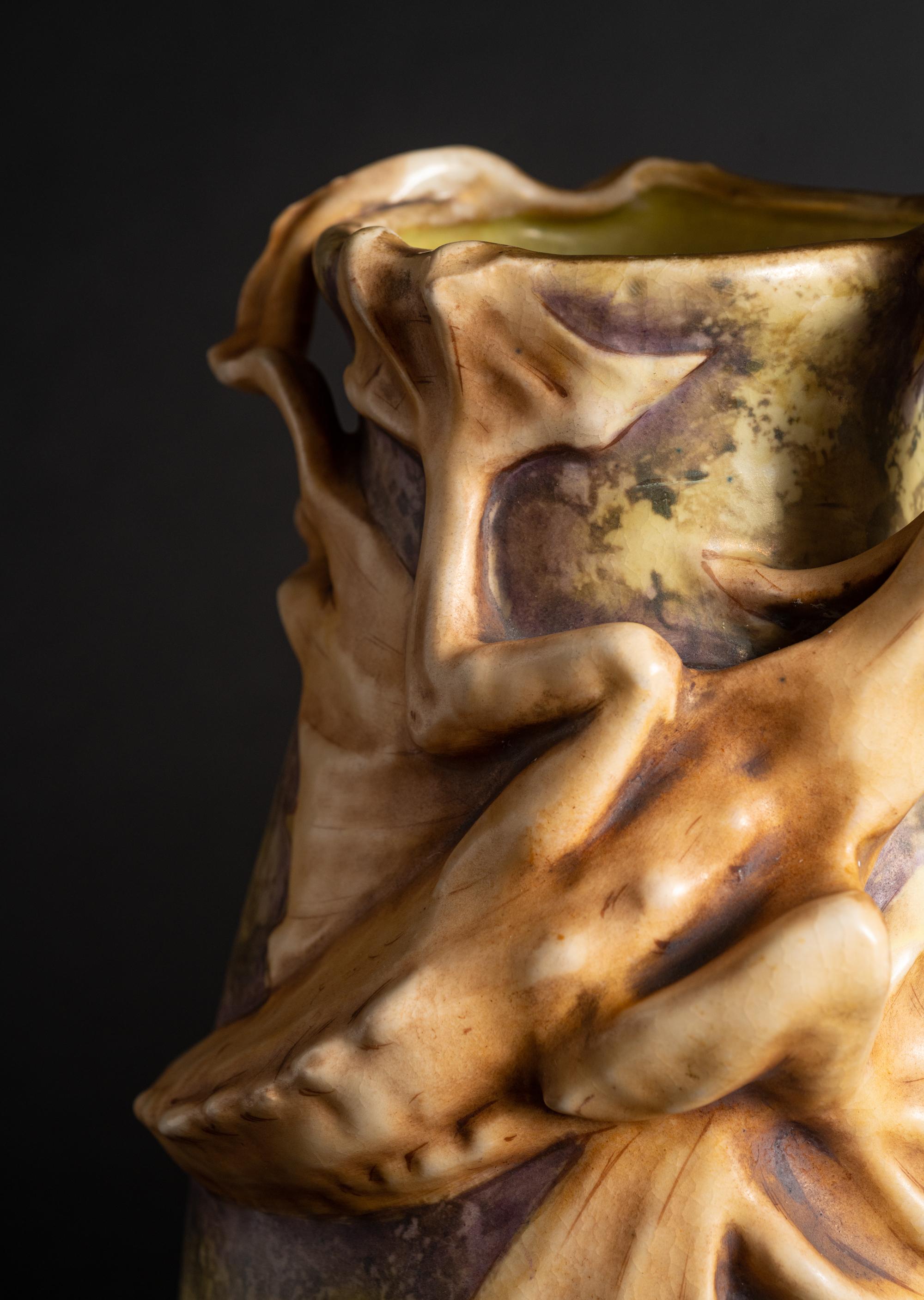 Angry, Webgefasste Jugendstil-Vase mit Meeresmonstermotiven aus dem Jugendstil von Eduard Stellmacher für Amphora im Angebot 7