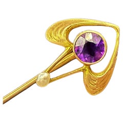 Art Nouveau Antique Amethyst and Pearl 14K Yellow Gold Stick Pin, circa 1900