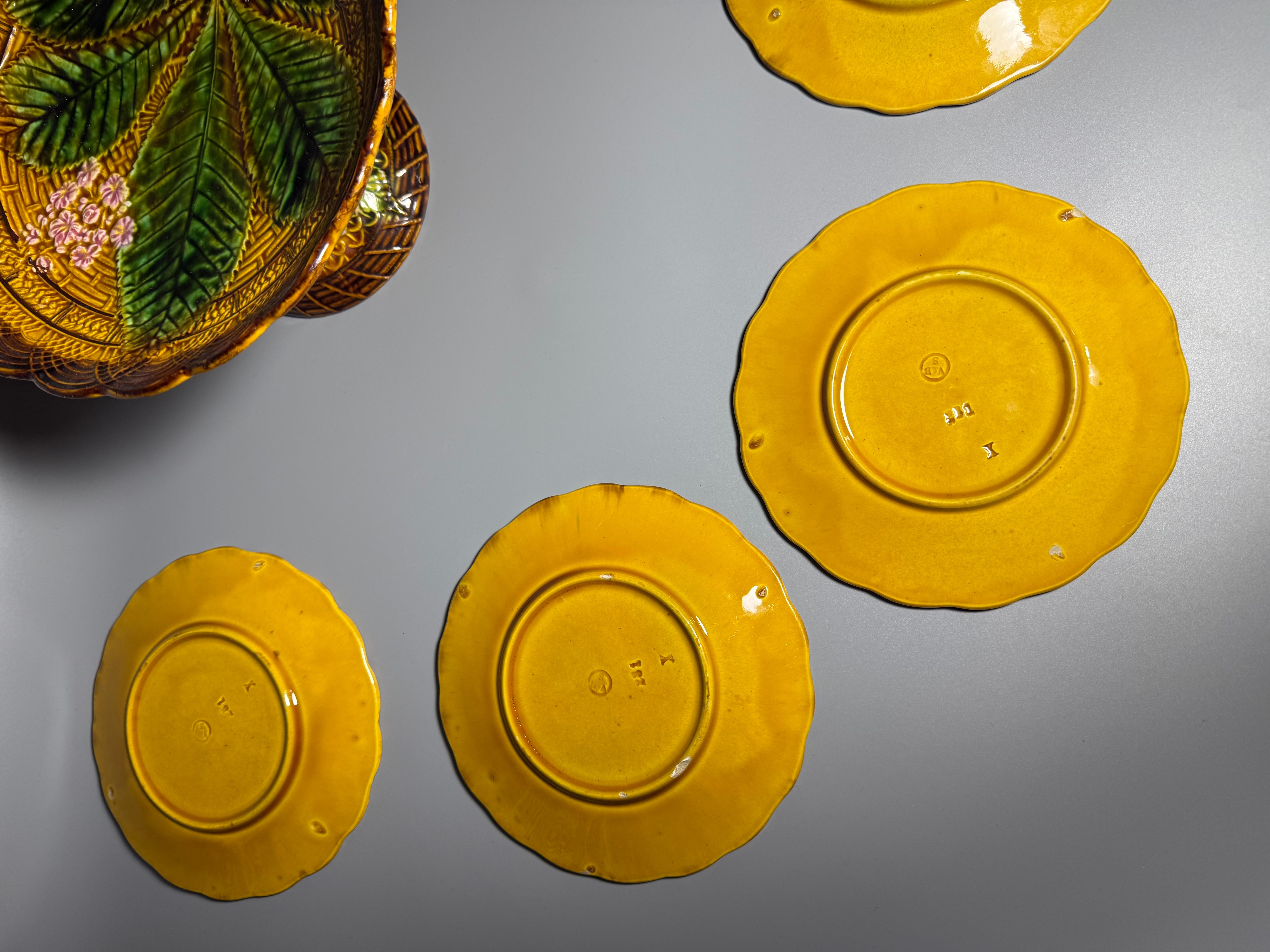 Art Nouveau Majolica Villeroy & Boch  Set  Fruit Stand Plates 1880 For Sale 4