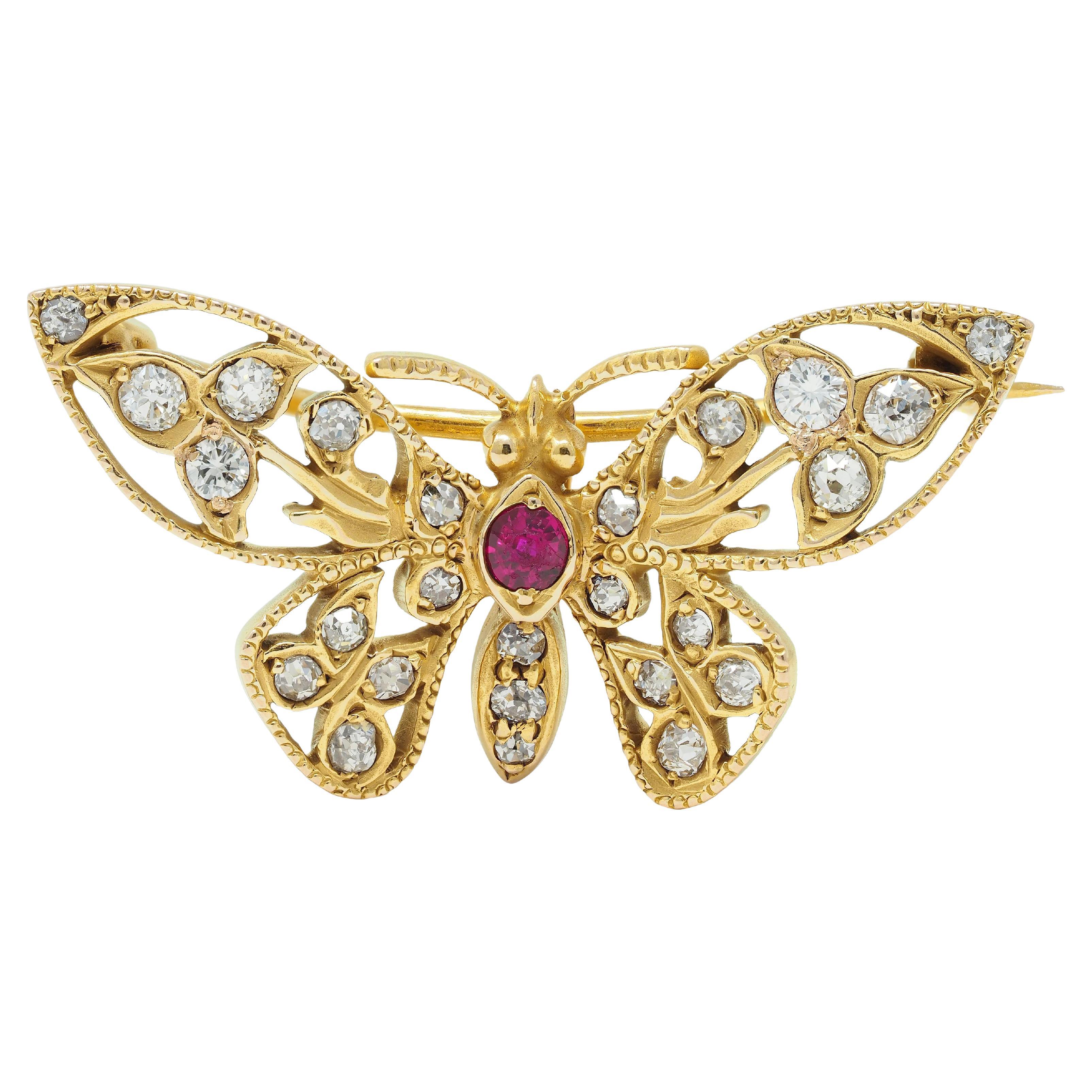 Broche papillon Art Nouveau ancienne en or jaune 14 carats avec rubis et diamants en vente