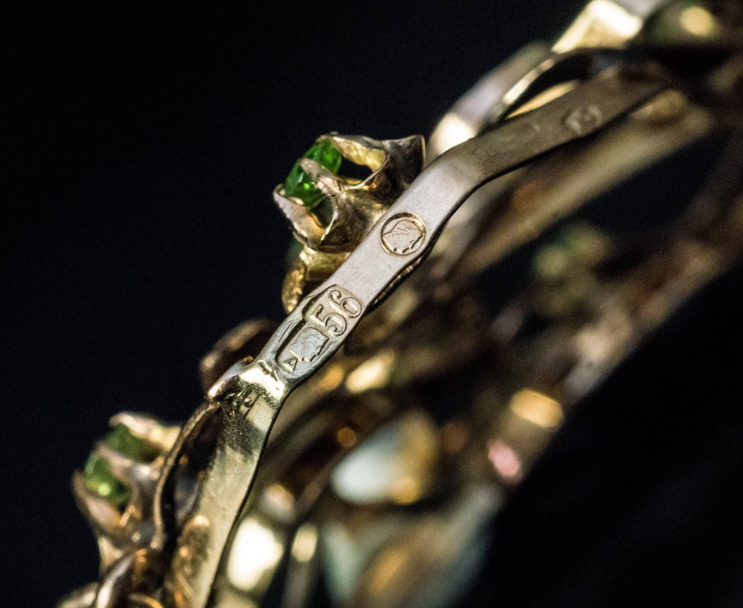 Antiker russischer Demantoid-Gold-Anhänger im Jugendstil im Zustand „Hervorragend“ in Chicago, IL