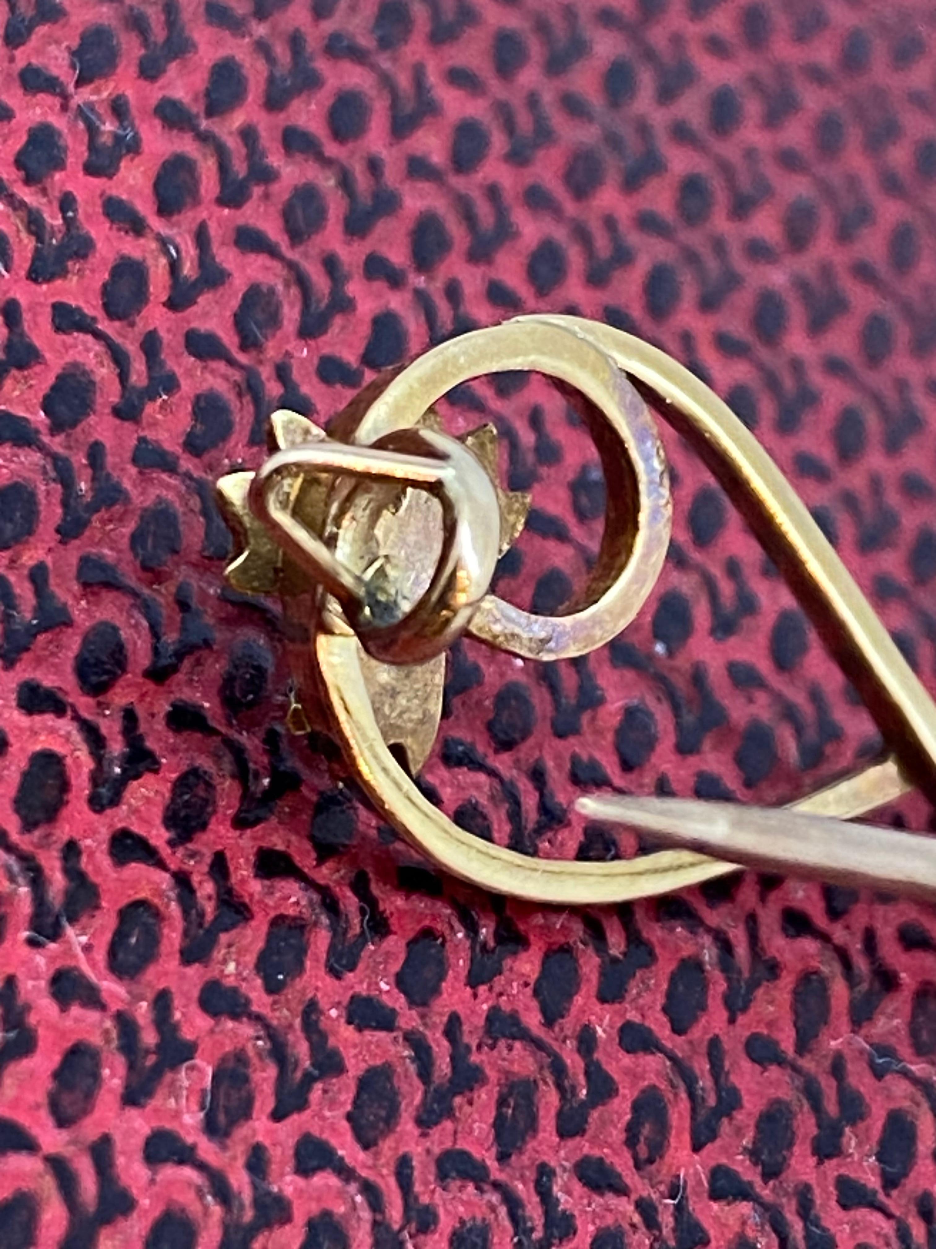 Women's Art Nouveau Aquamarine (0.60ct), Seed Pearl, 15K Rose Gold Floral Motif Brooch For Sale