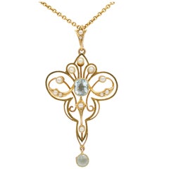 Art Nouveau Aquamarine and Pearl Lavaliere Pendant Necklace 15 Karat Gold