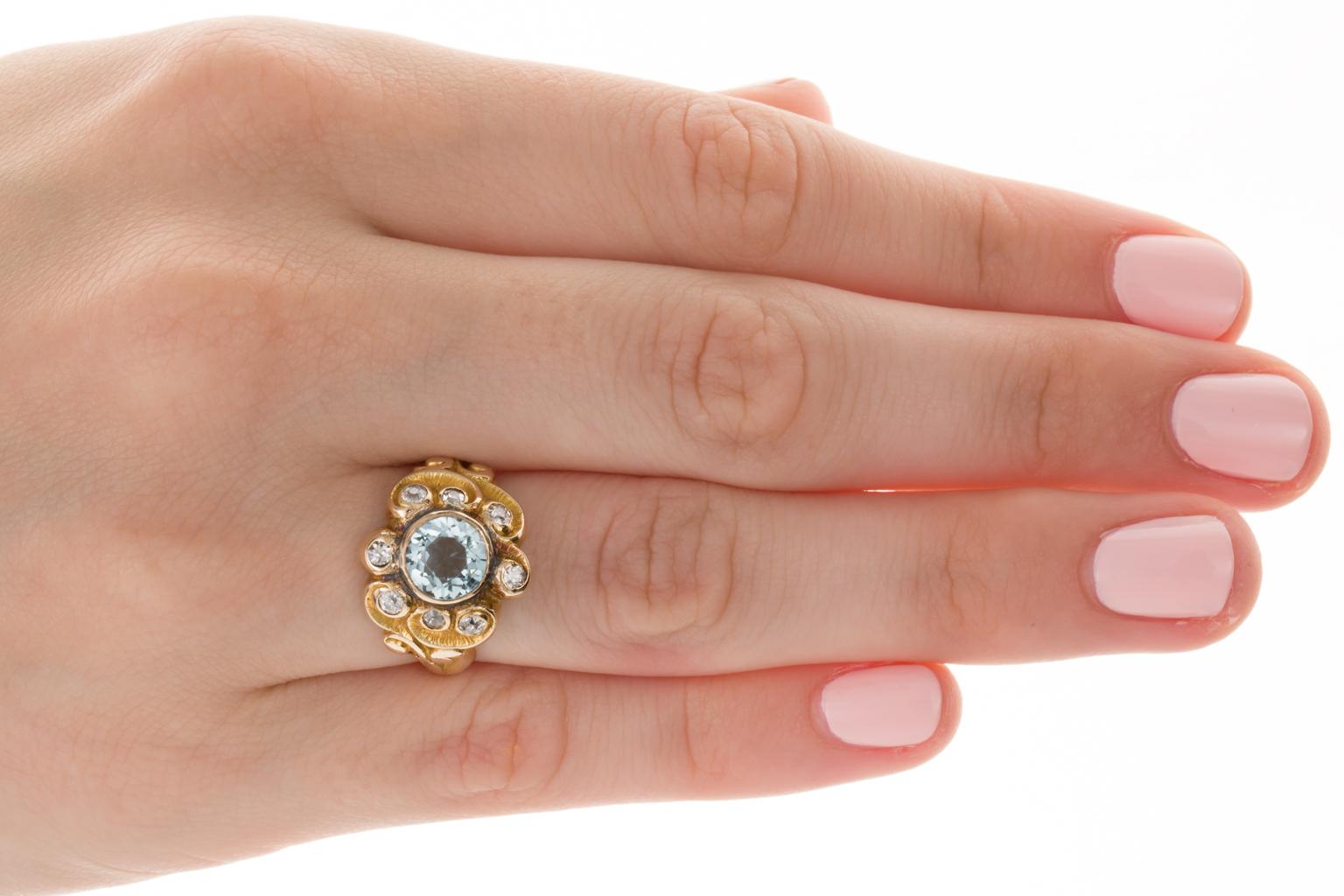 Art Nouveau Aquamarine and Diamond 14 Karat Yellow Gold Ring im Angebot 5