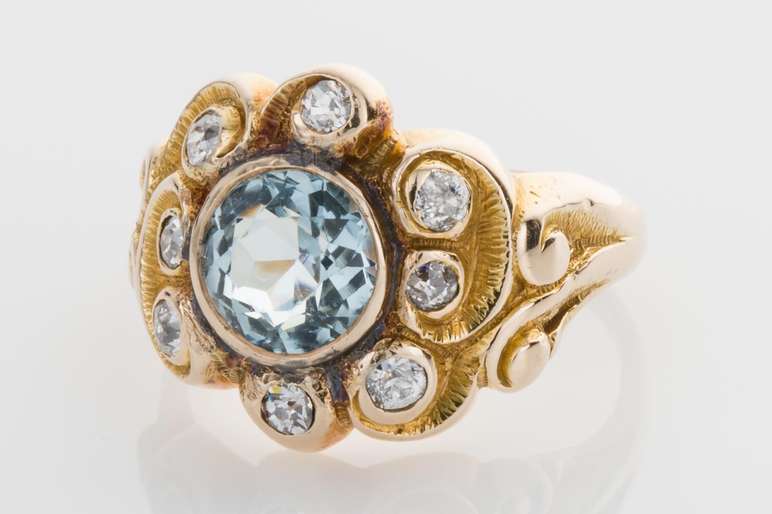 Round Cut Art Nouveau Aquamarine and Diamond 14 Karat Yellow Gold Ring For Sale