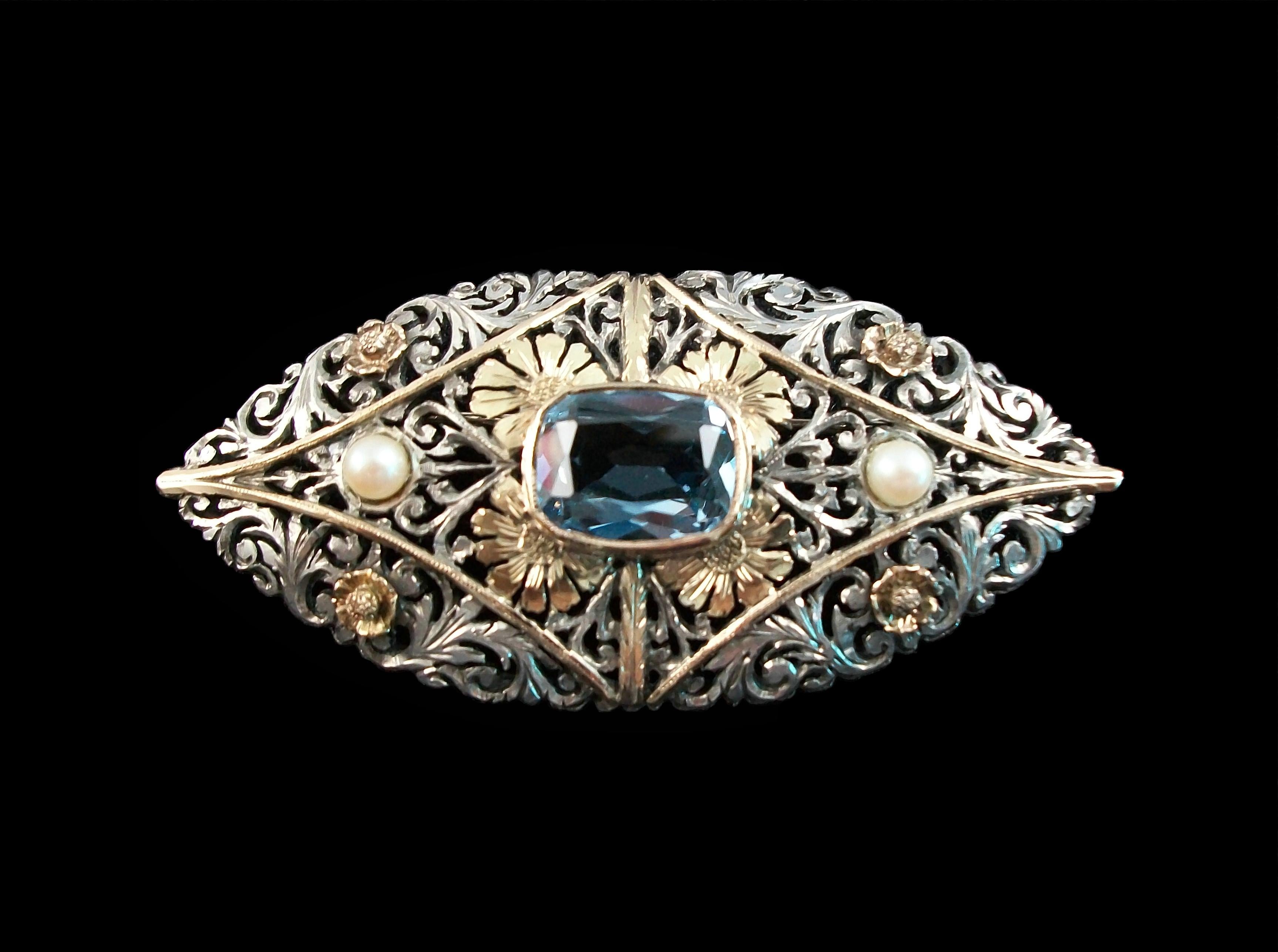 Women's or Men's Art Nouveau Aquamarine & Pearl Brooch Set in Silver & Gold - France - Circa 1900 For Sale