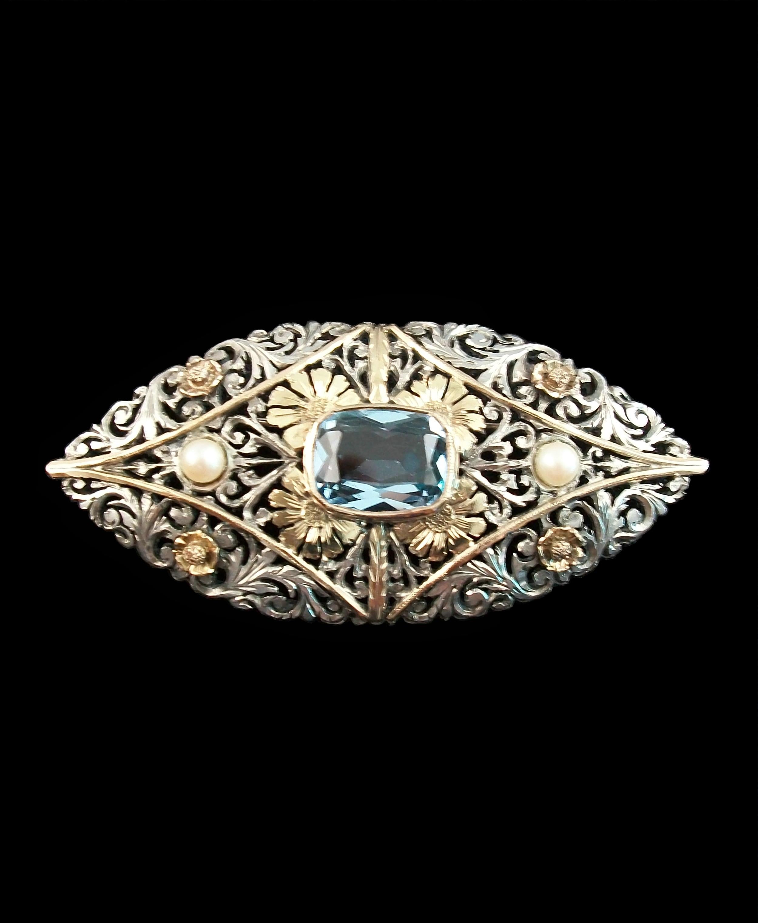 Art Nouveau Aquamarine & Pearl Brooch Set in Silver & Gold - France - Circa 1900 For Sale 1