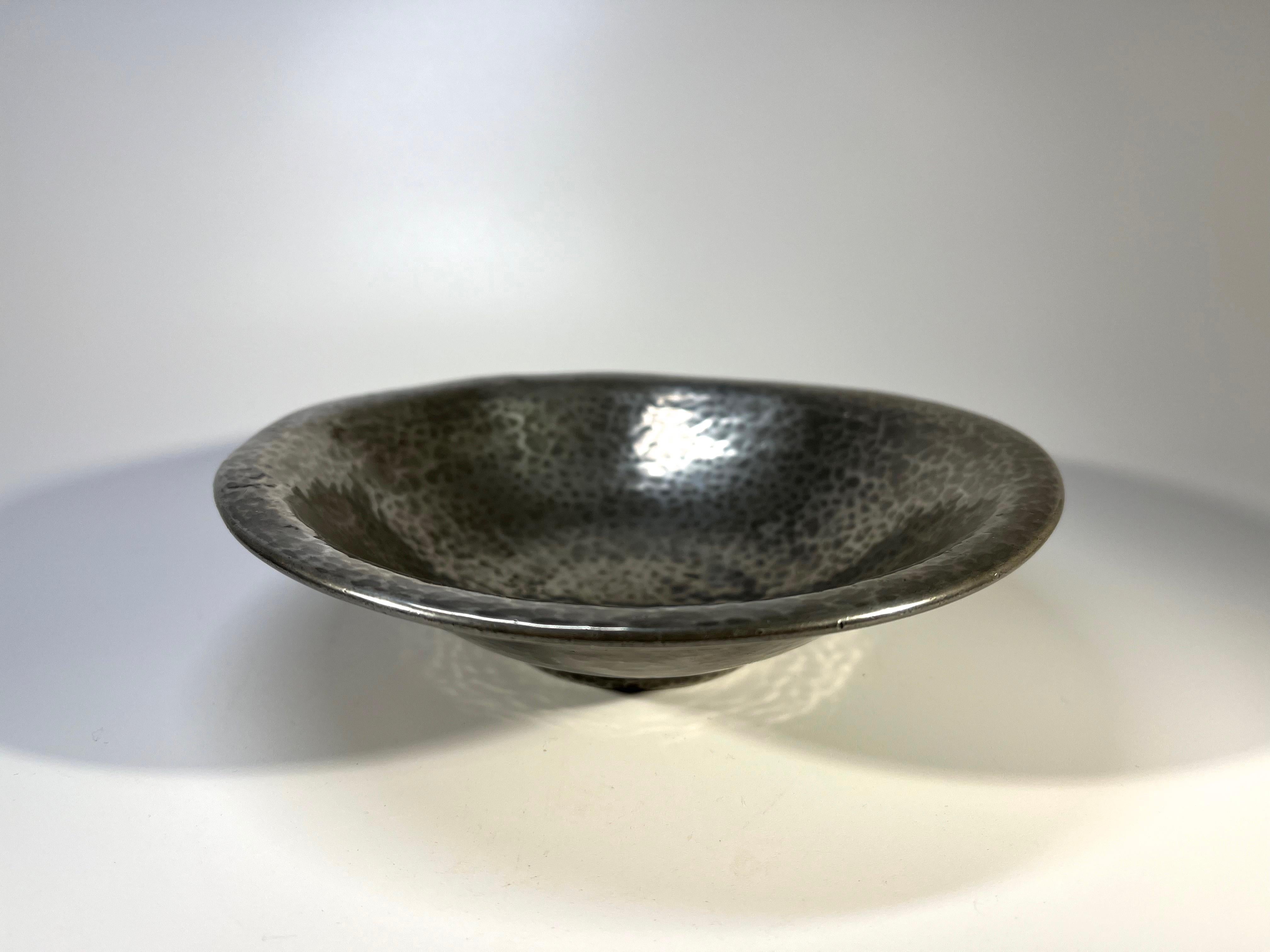 Art Nouveau Archibald Knox For Liberty & Co. Antique Tudric Pewter Bowl In Good Condition In Rothley, Leicestershire