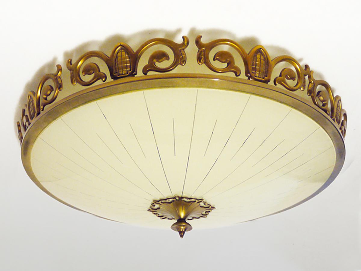 Allemand Lustre encastré Art nouveau/Art déco en verre et laiton Kaiser 1930s en vente
