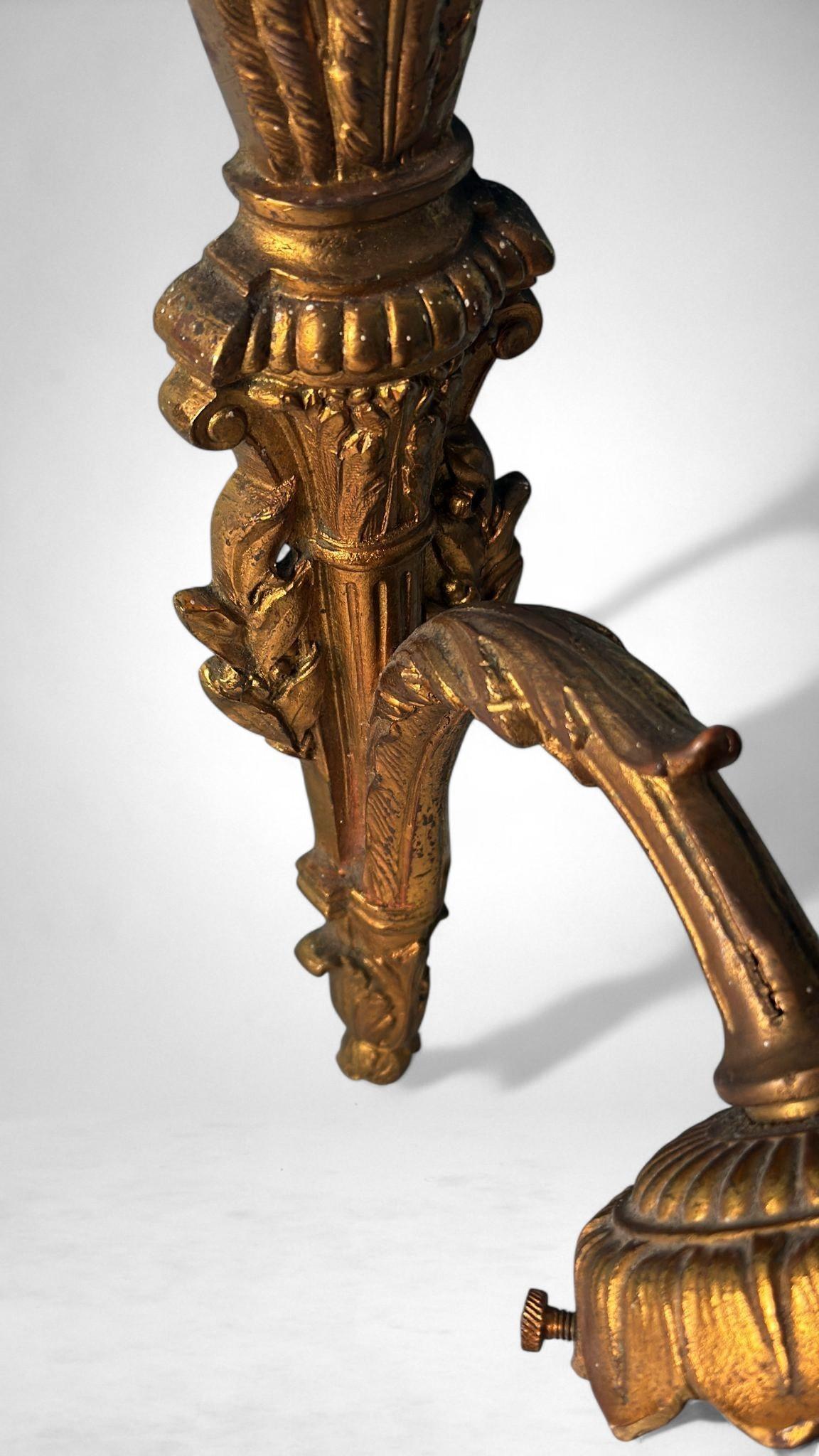 Coppia di lampade da parete in bronzo dorato e vetro tagliato in stile Art Nouveau Art Deco in vendita 6