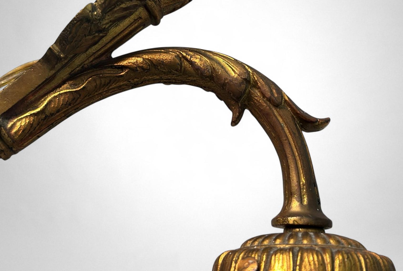 Coppia di lampade da parete in bronzo dorato e vetro tagliato in stile Art Nouveau Art Deco in vendita 7