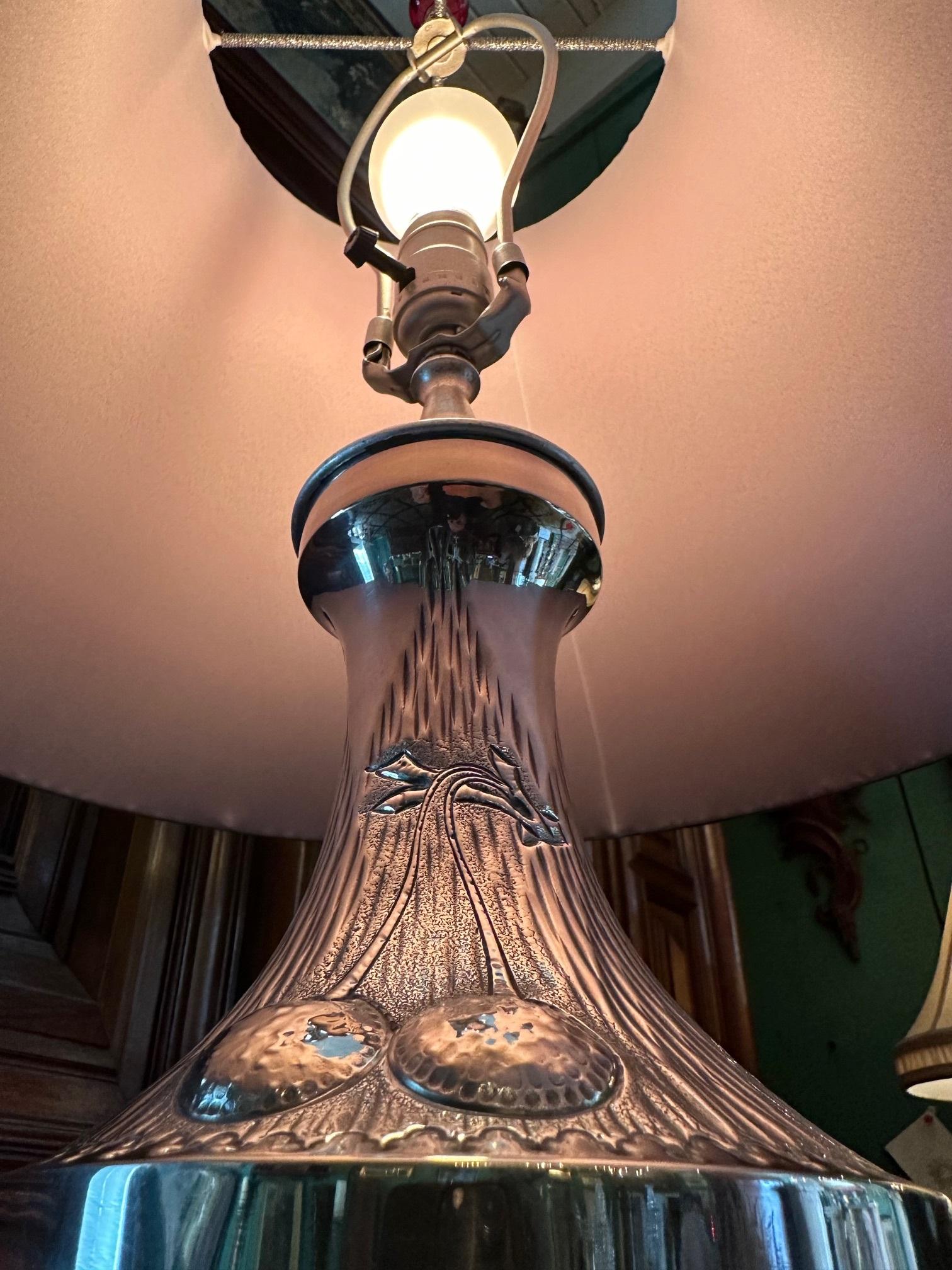 Lampe de bureau Art Nouveau Art Déco en forme d'urne en argent avec abat-jour ancien LA CA en vente 6