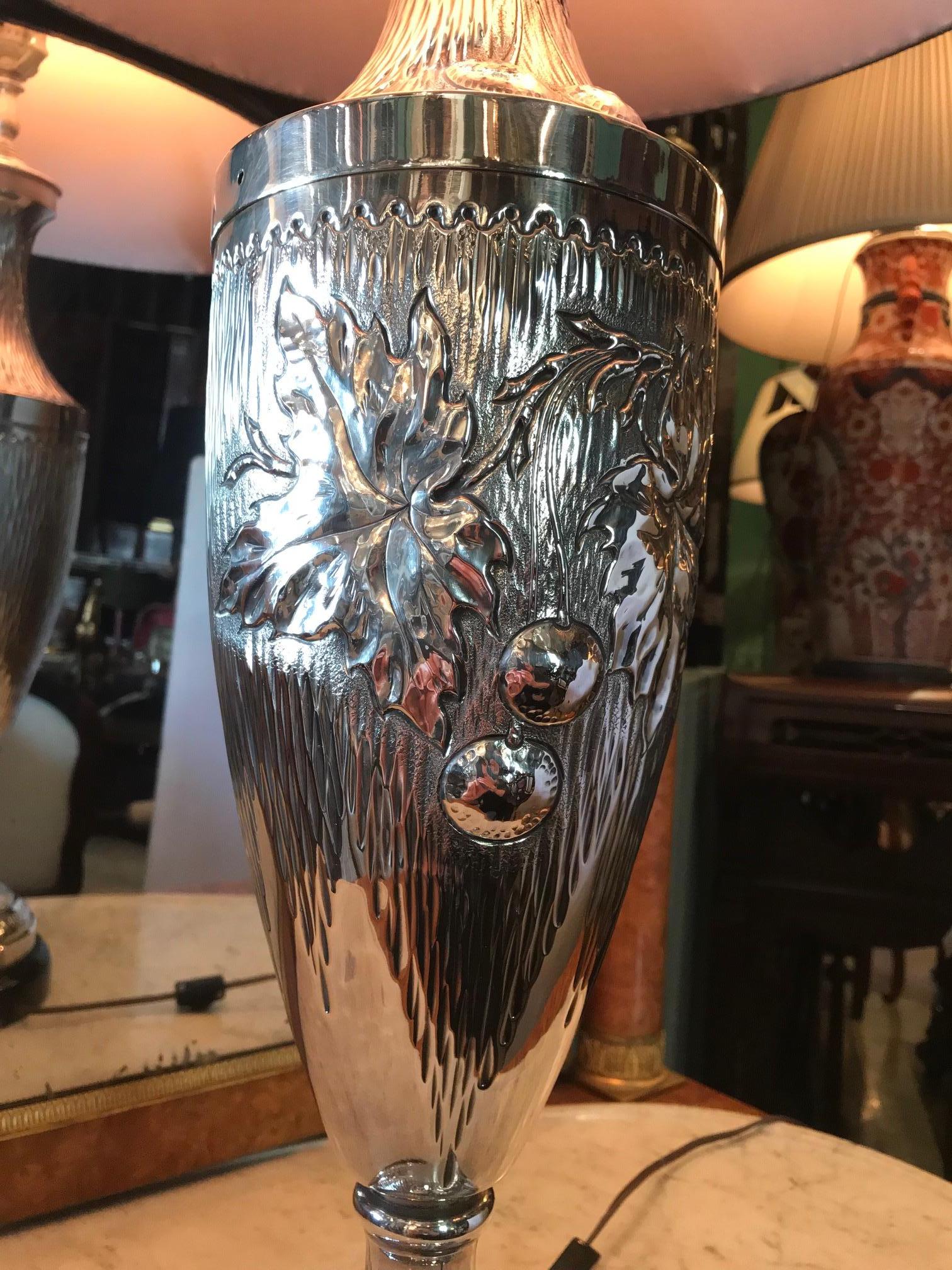Lampe de bureau Art Nouveau Art Déco en forme d'urne en argent avec abat-jour ancien LA CA en vente 8