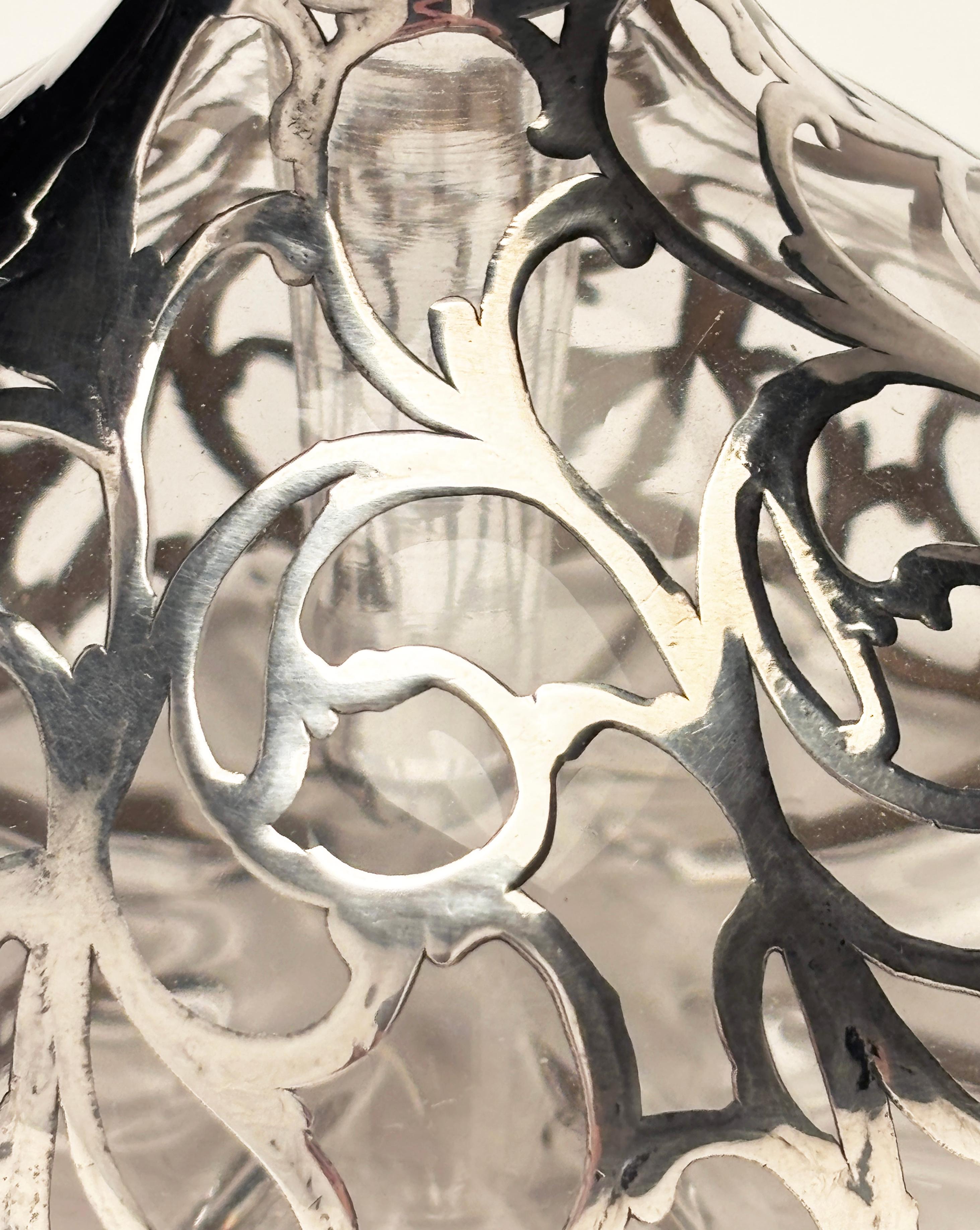 Bottiglia di profumo in vetro artistico Art Nouveau con sovrapposizione in sterling traforato in vendita 7