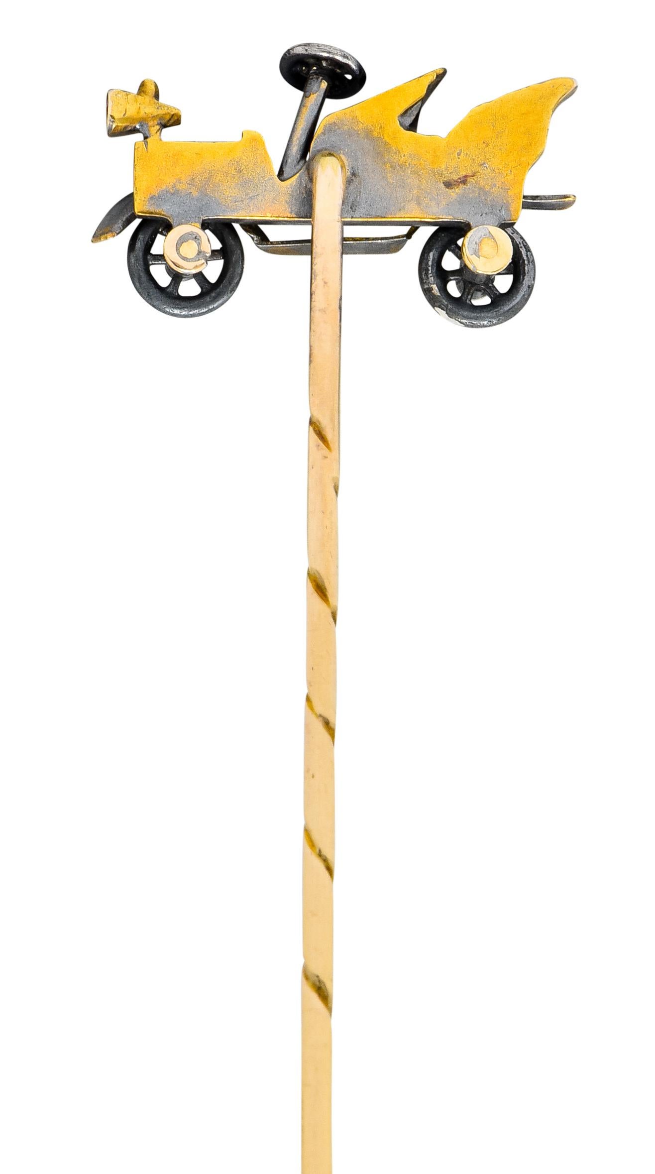 Art Nouveau Articulated 14 Karat Two-Tone Gold Classic Car Stickpin In Excellent Condition In Philadelphia, PA