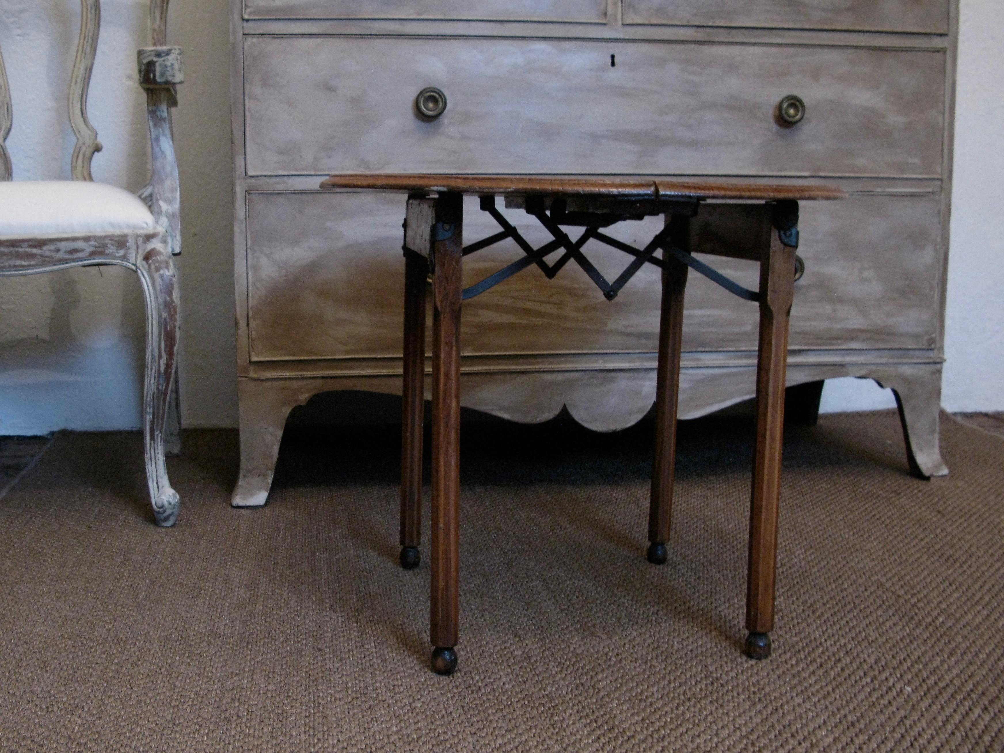 British Art Nouveau Arts & Crafts Small Occasional Oak Table England, Early 20th Century