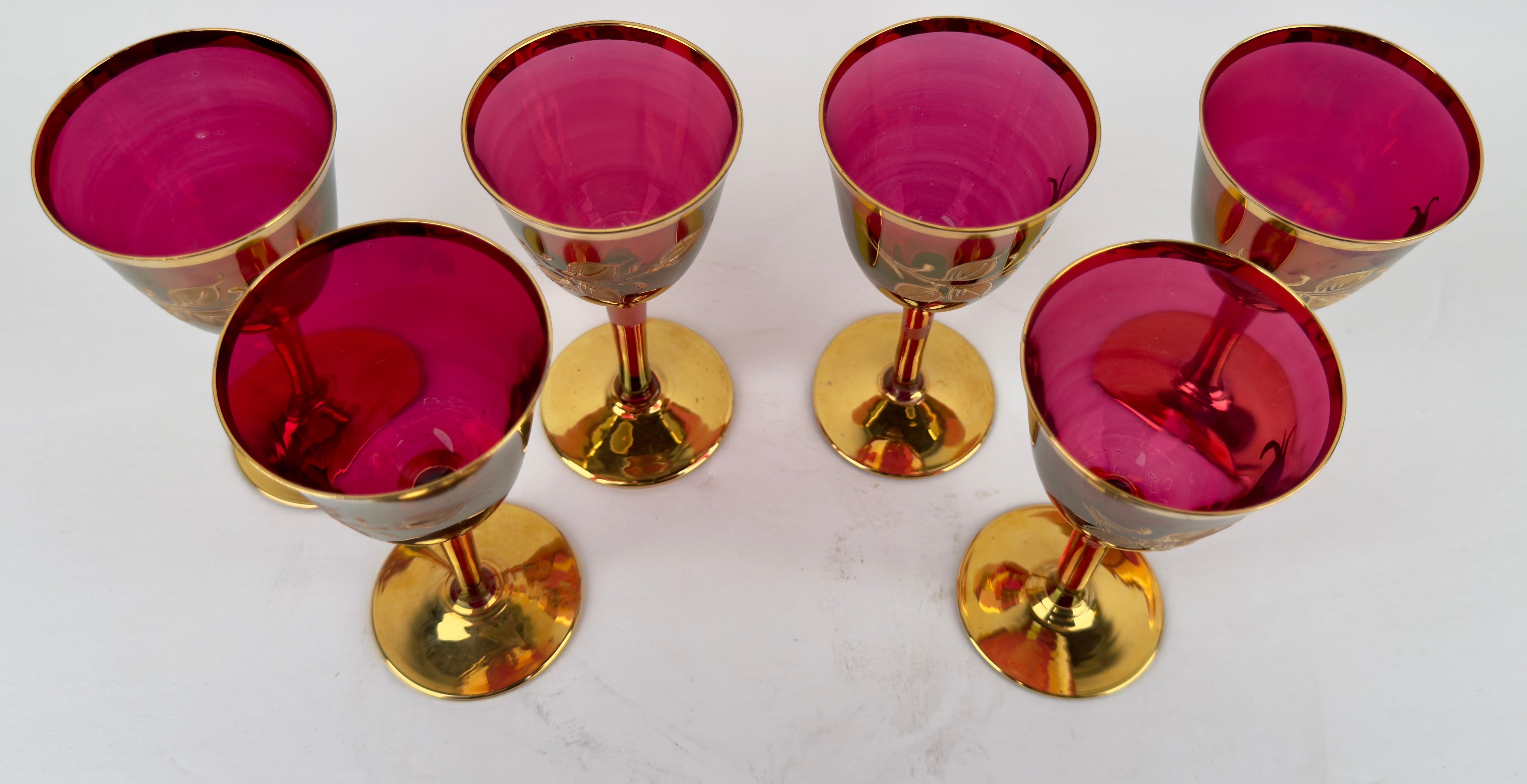 Art Nouveau Austrian Ruby & 24K Gold Etched Wine Glasses and Decanter, Set of 7 For Sale 3