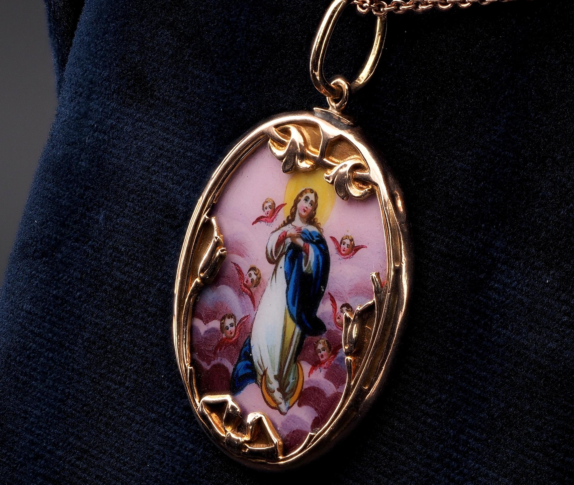 Ciondolo della Vergine Maria smaltato in stile Art Nouveau austro-ungarico in vendita 1