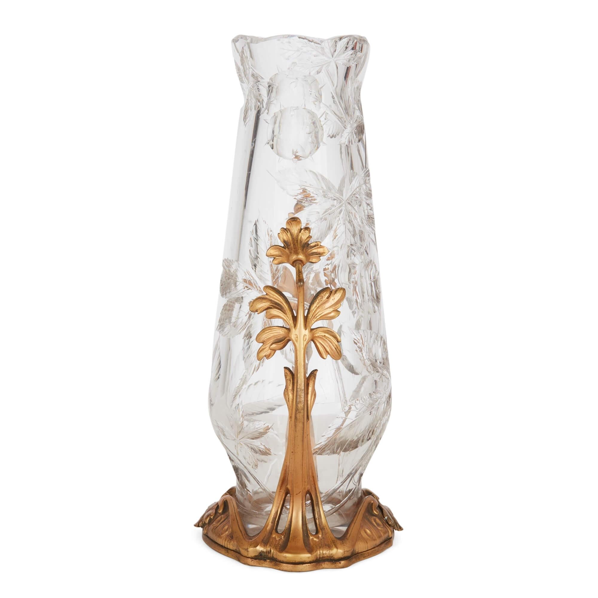 Art nouveau Vase Art Nouveau Baccarat avec base en bronze doré en vente