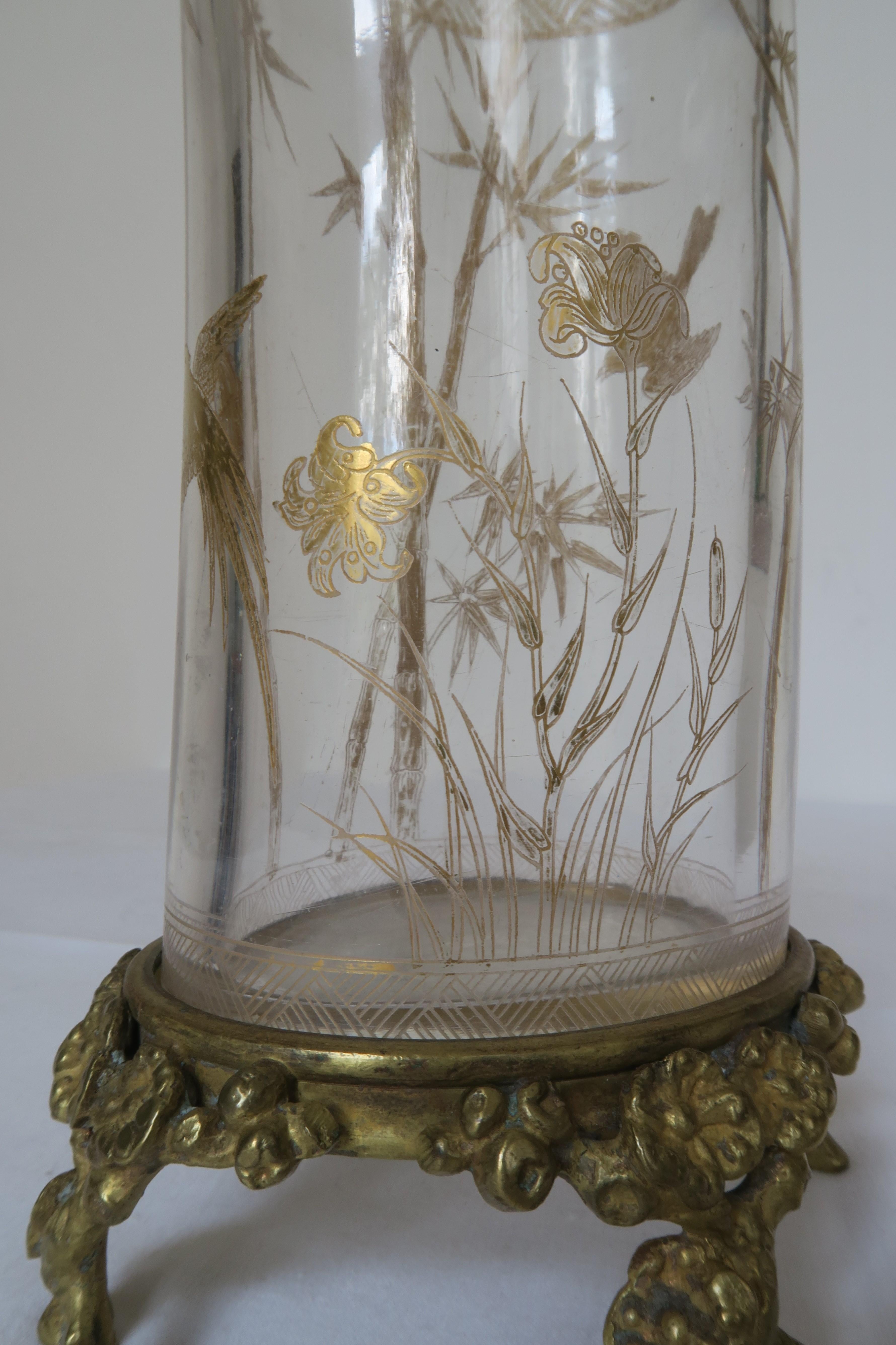 Français Vase Art Nouveau en verre et bronze à motifs de bambou et d'oiseaux en vente