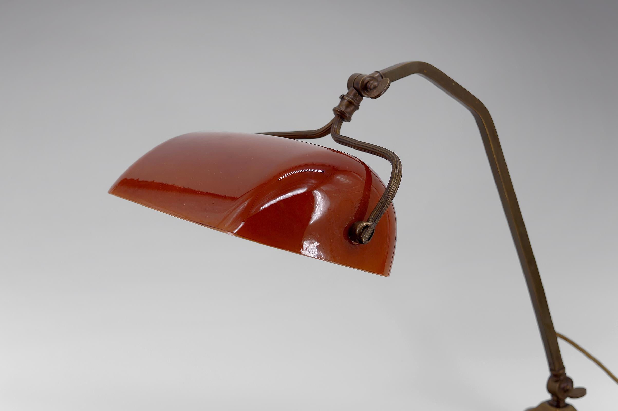 Art Nouveau Banker's Lamp with Red Opaline, France, circa 1900 For Sale 3