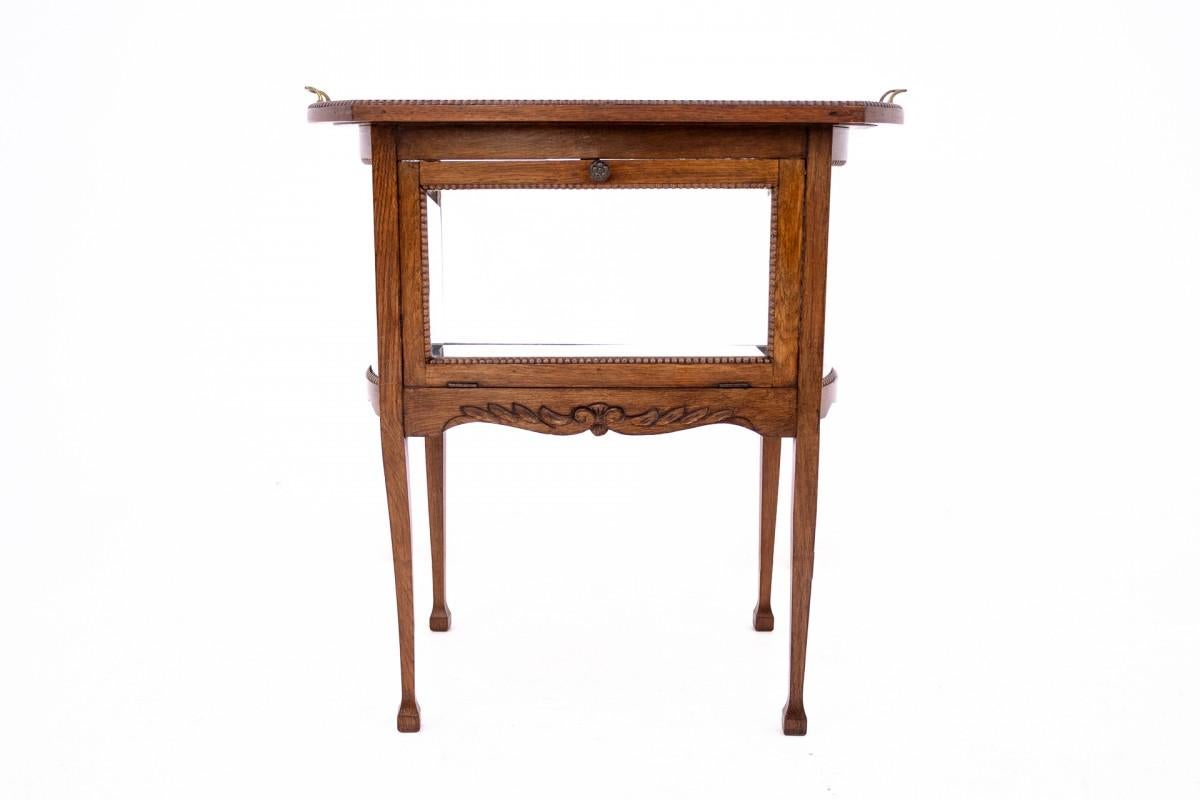 Bar in stile Art Nouveau, Europa occidentale, 1930 circa.

Mobili in ottime condizioni, dopo una ristrutturazione professionale.

Wood: Oak

Dimensioni: altezza 78 cm larghezza 75 cm profondità 45 cm