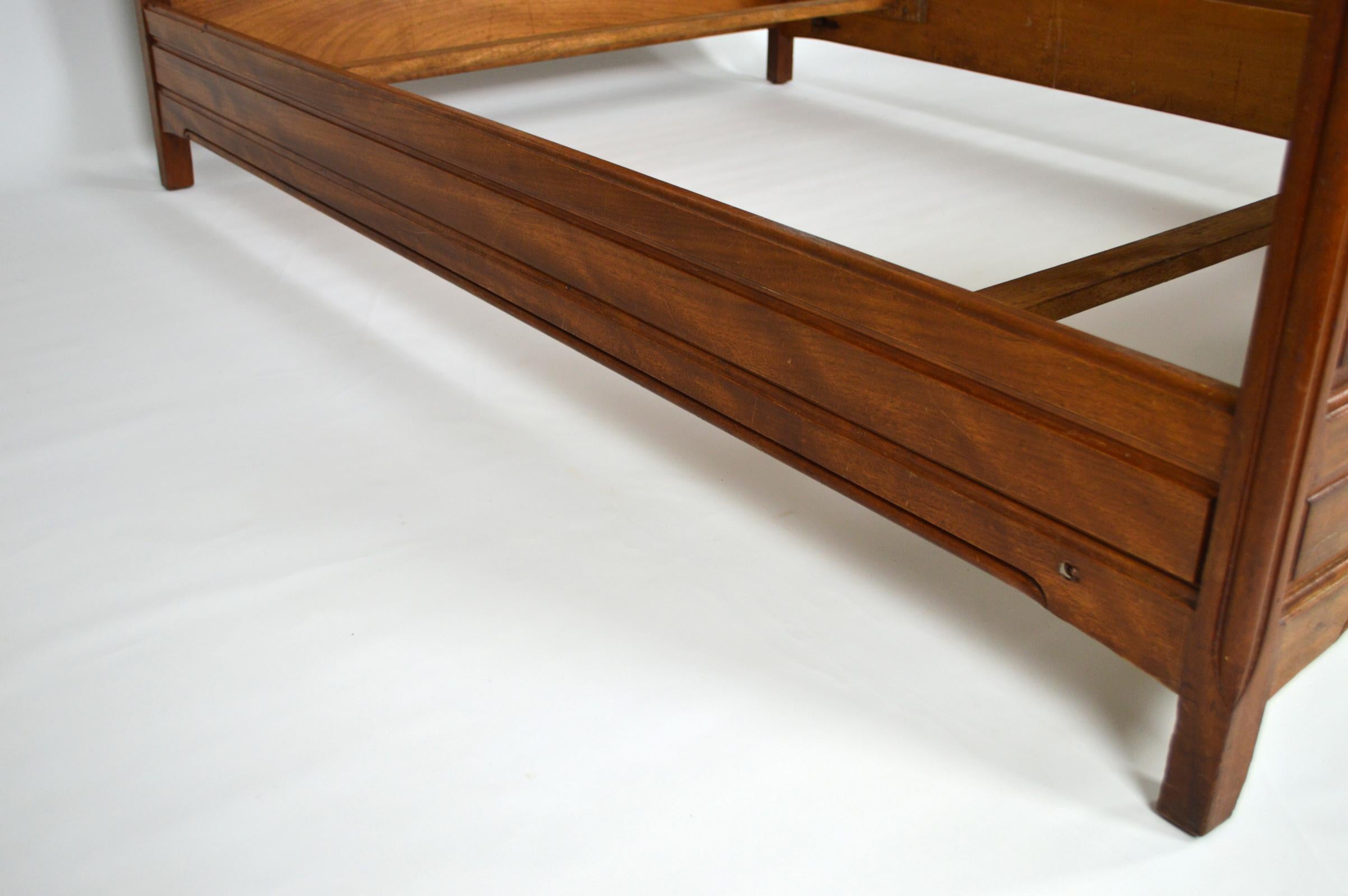 Art Nouveau Bed by Mathieu Gallerey in Mahogany, Clematis model, circa 1920 For Sale 7
