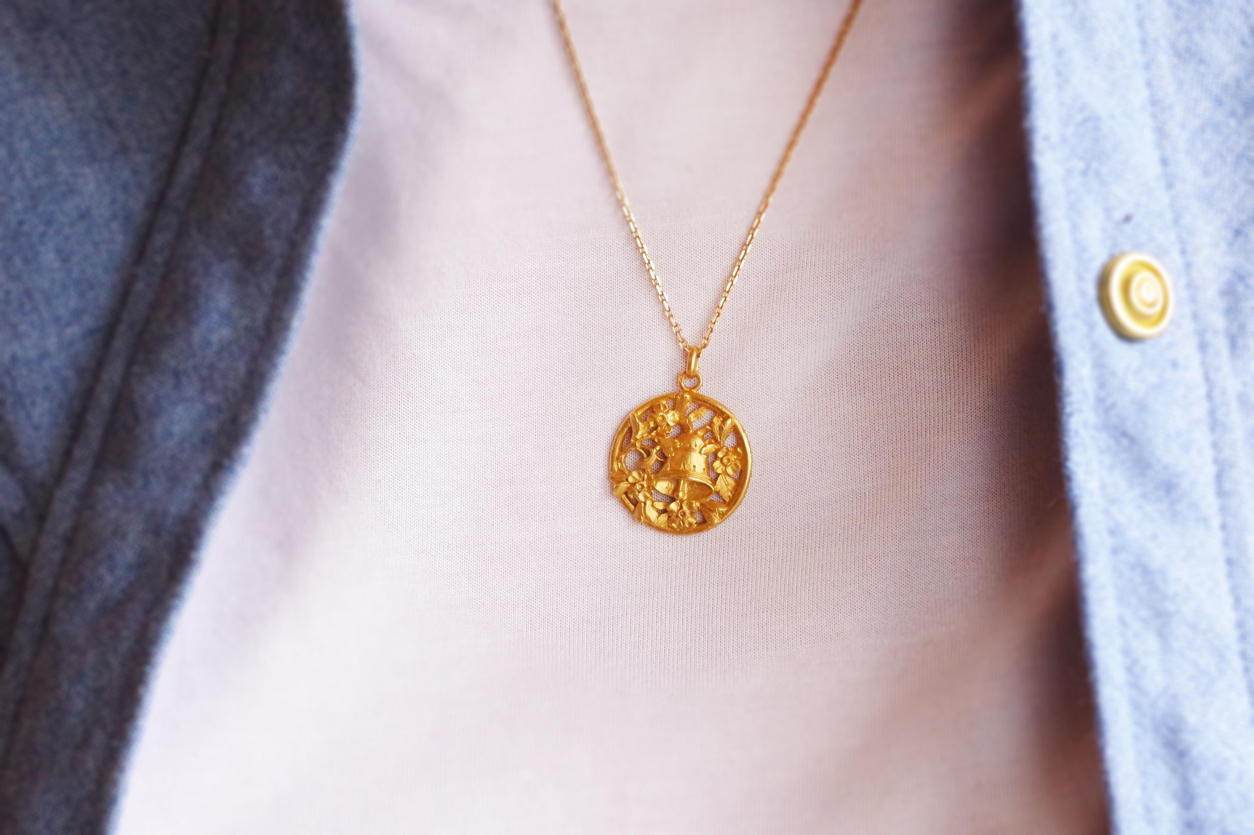 Women's or Men's Art Nouveau Bell Gold Medal in 18 Karat Yellow Gold For Sale