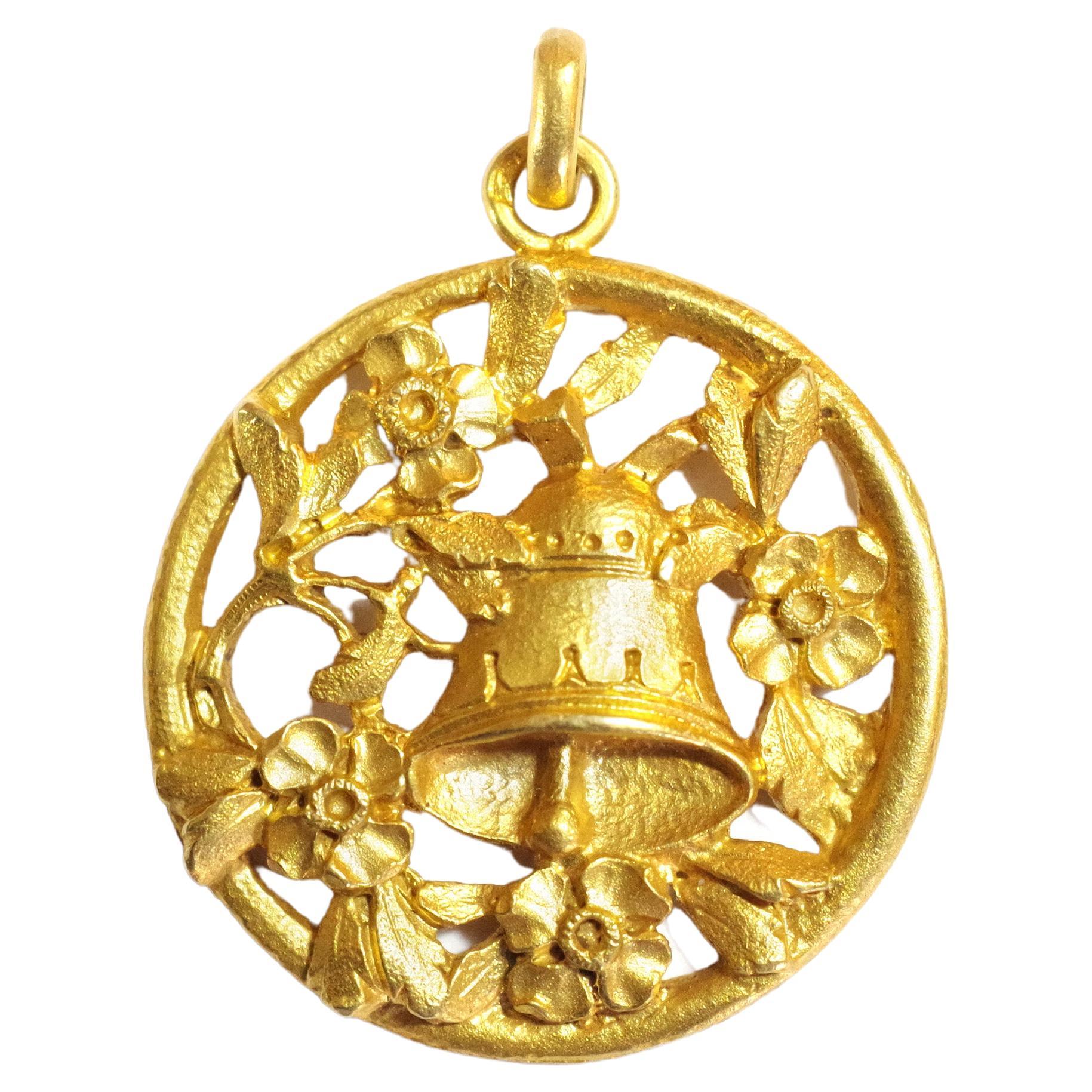 Art Nouveau Bell Gold Medal in 18 Karat Yellow Gold For Sale