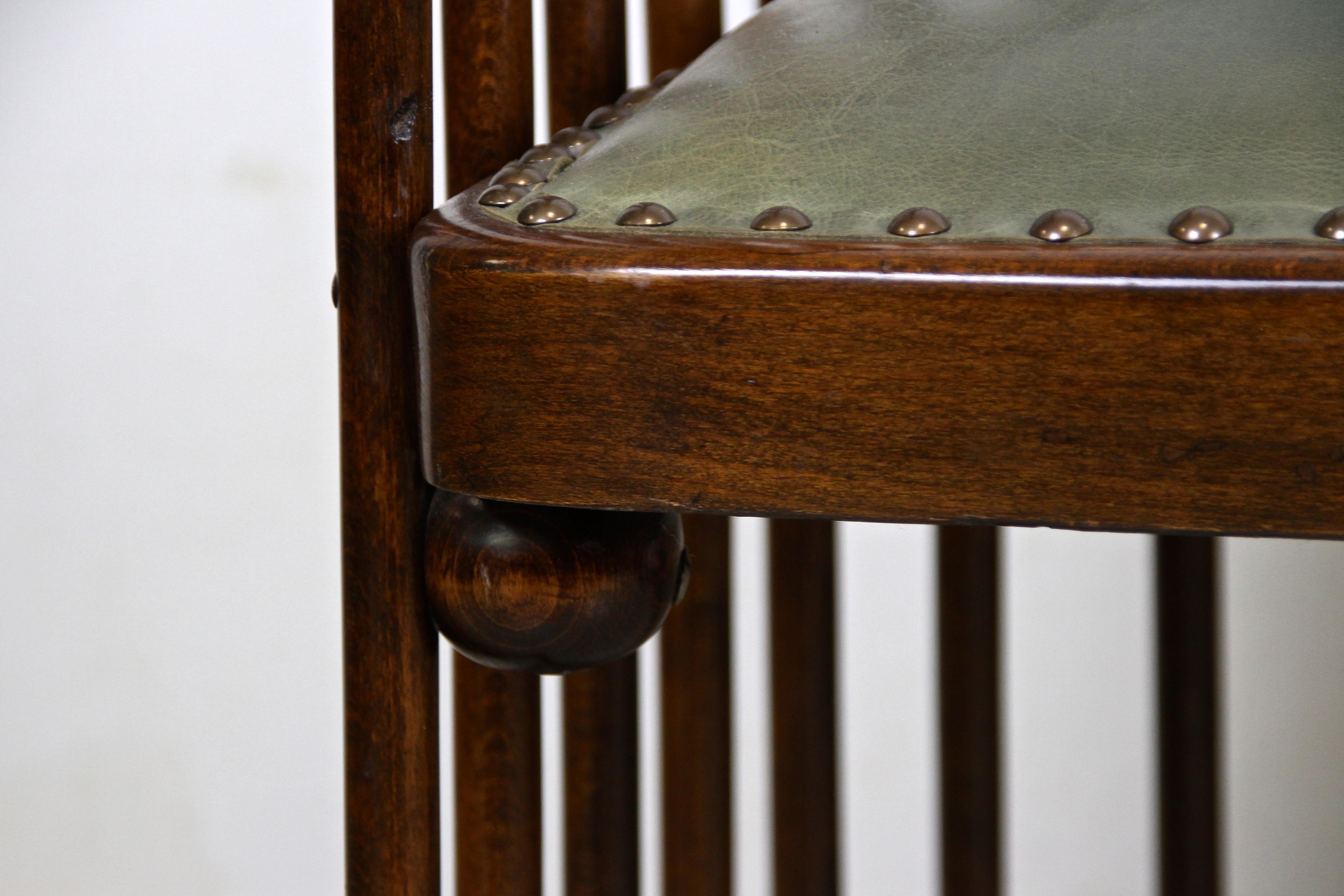 Art Nouveau Bentwood Bench by Josef Hoffmann for J&J Kohn, Austria, circa 1905 3