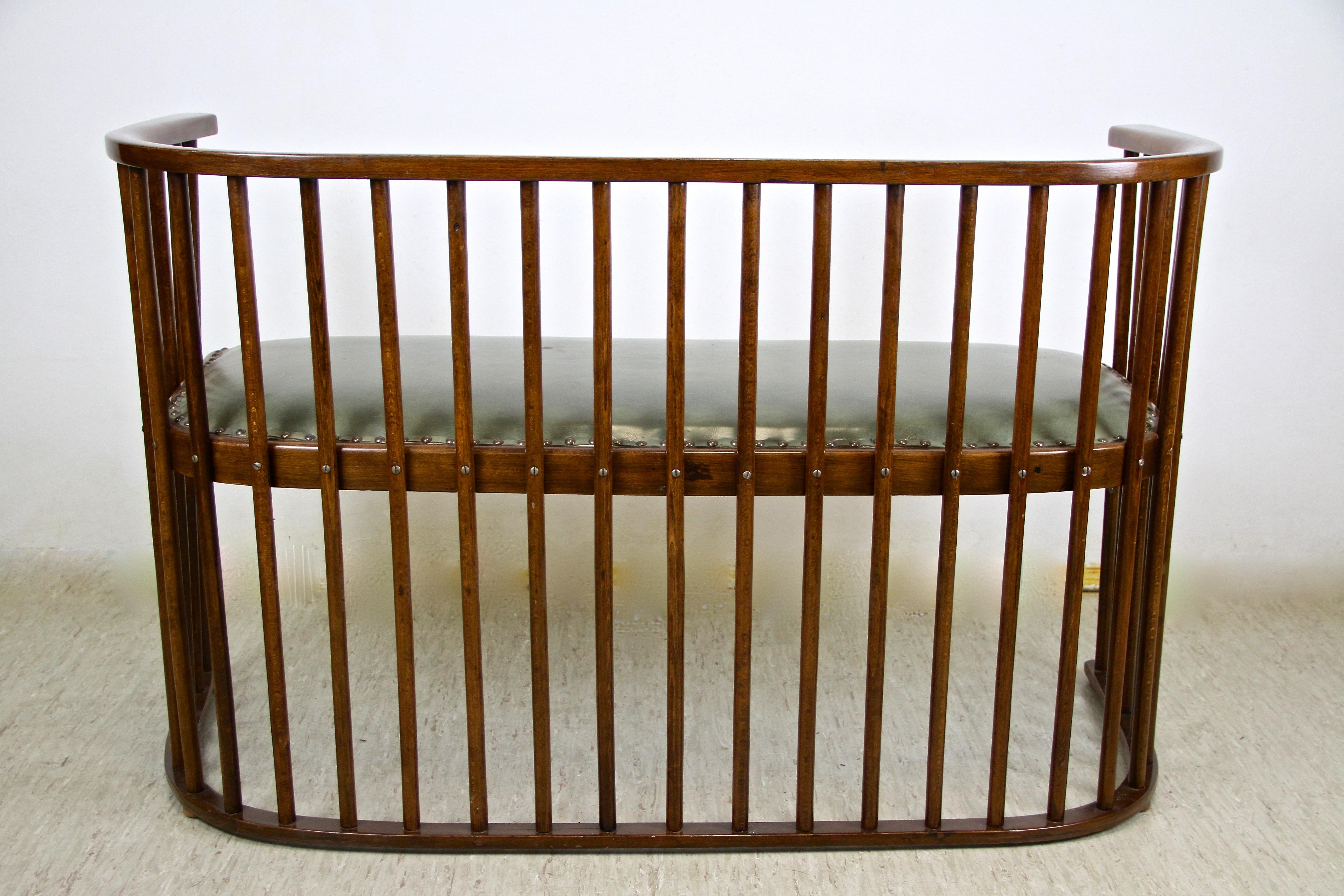Art Nouveau Bentwood Bench by Josef Hoffmann for J&J Kohn, Austria, circa 1905 In Good Condition In Lichtenberg, AT