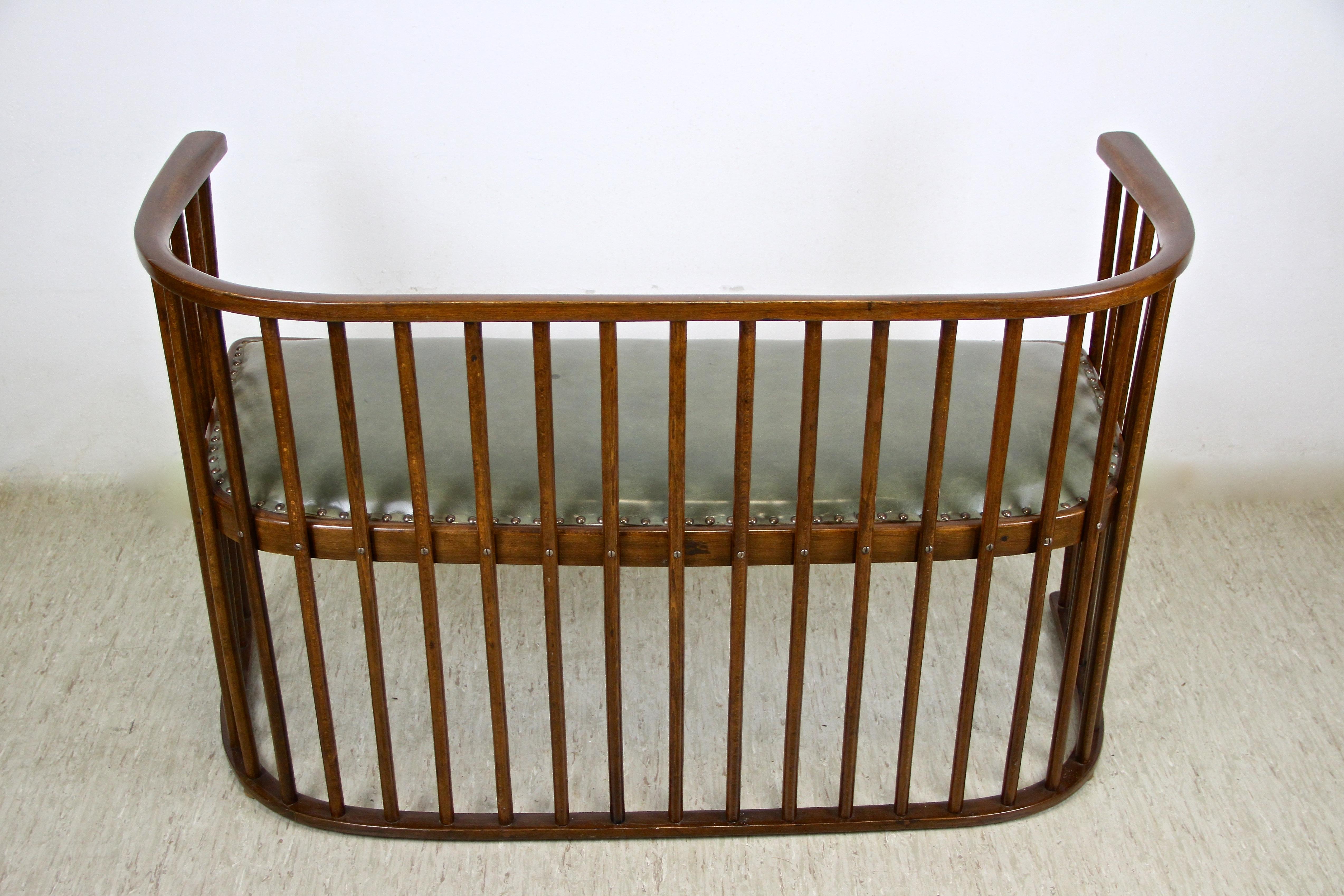 20th Century Art Nouveau Bentwood Bench by Josef Hoffmann for J&J Kohn, Austria, circa 1905