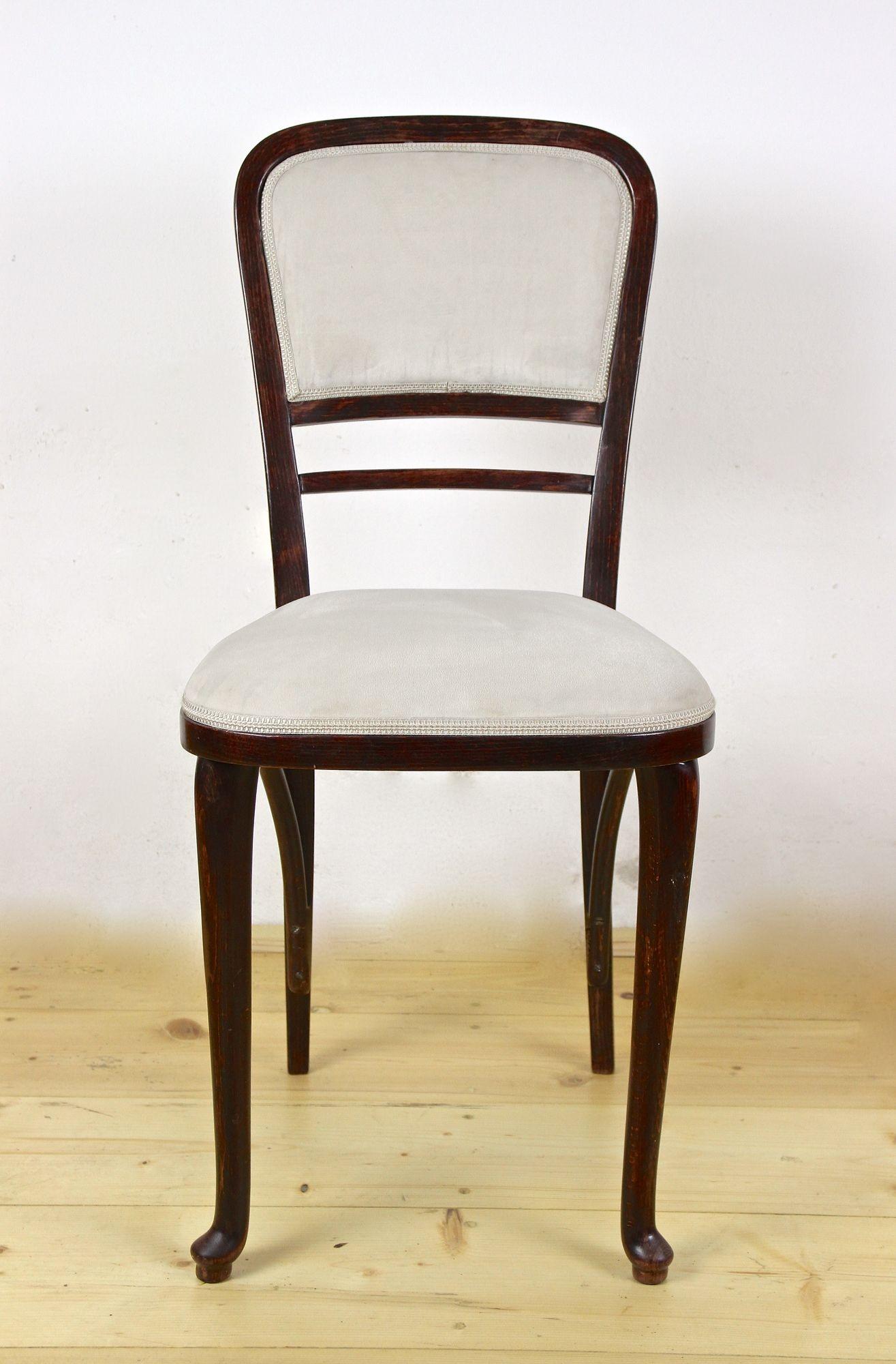 Exceptional Thonet bentwood chair from the Art Nouveau period around 1905 in Vienna/ Austria. Designed by none other than the famous Austrian architect and painter Marcel Kammerer (1878 - 1959) this unique chair was produced by the most famous