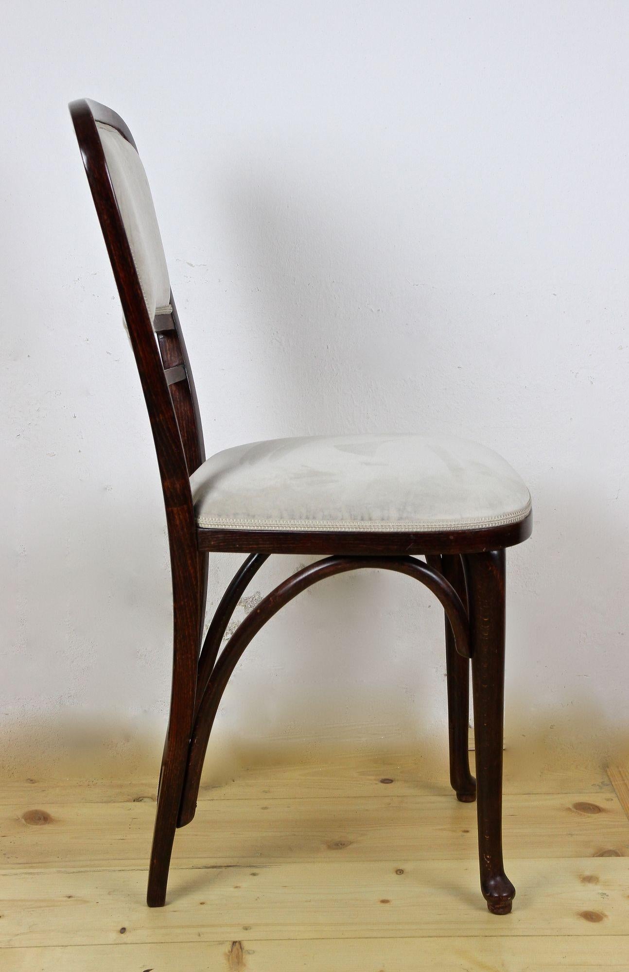 Art Nouveau Bentwood Chair by Thonet, Newly Upholstered, Austria, circa 1905 2