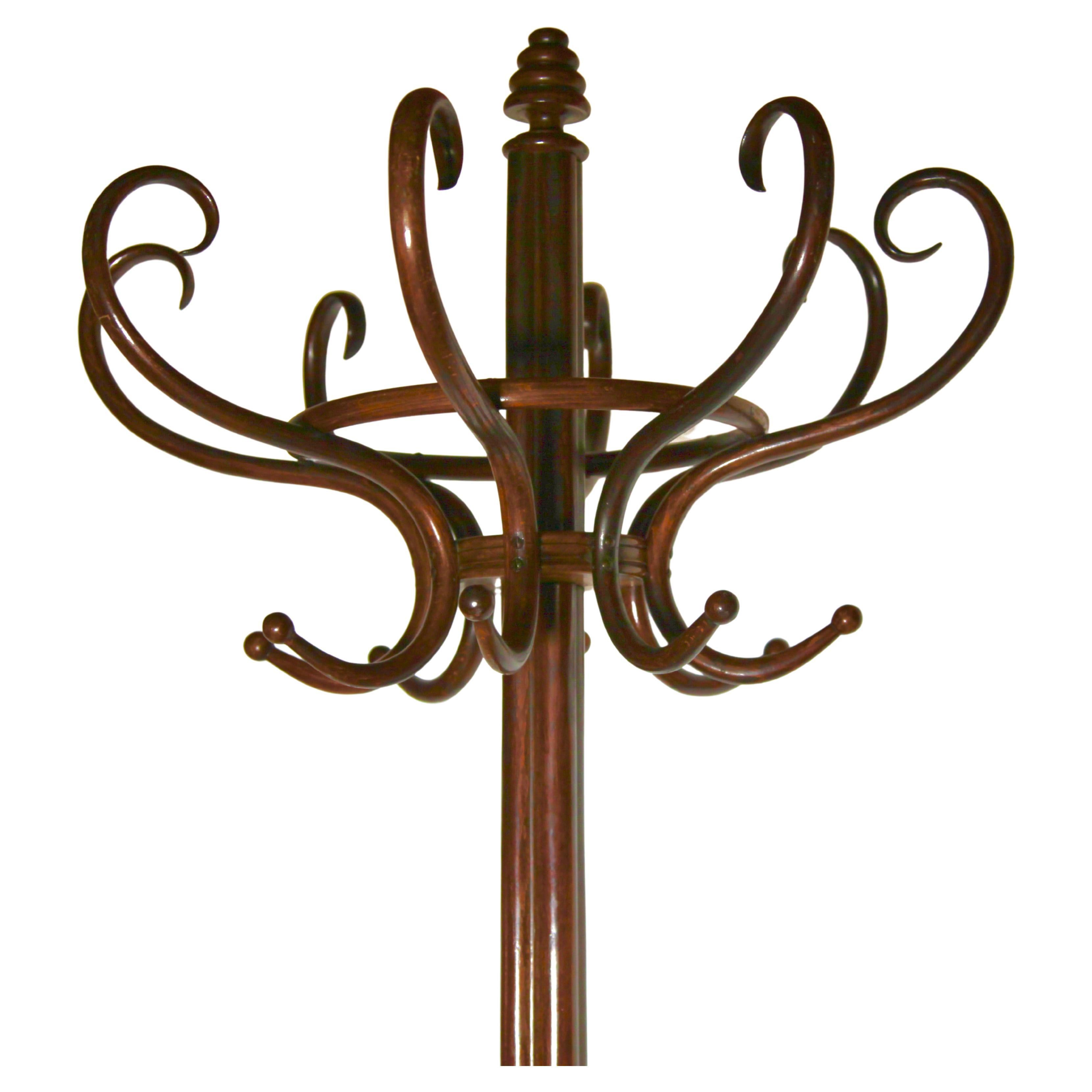 Porte-manteau Art Nouveau en bois courbé attribué à Thonet, Vienne, 

Le porte-manteau/parapluie viennois Thonet a été inclus dans le programme de production de la société Gebrüder Thonet vers l'année 1879. Original 