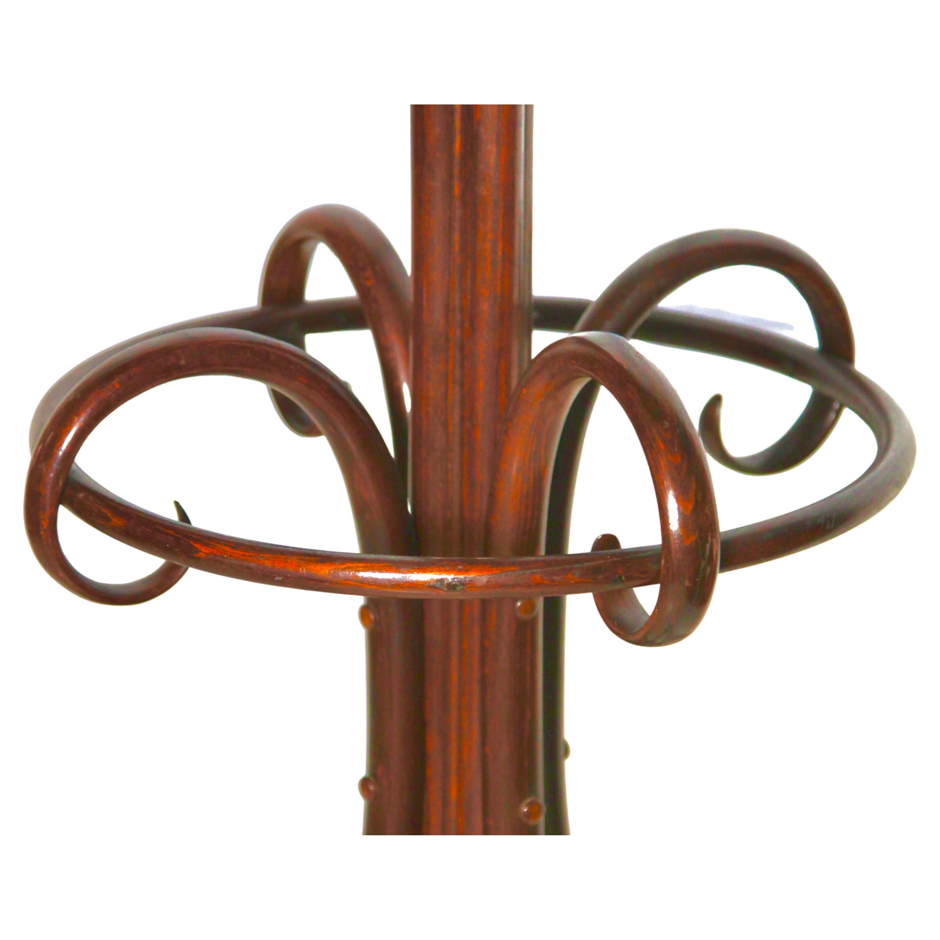 Art nouveau Art Nouveau Porte-manteau /Umbrella en bois courbé Thonet Vienne, 1879-1887 en vente