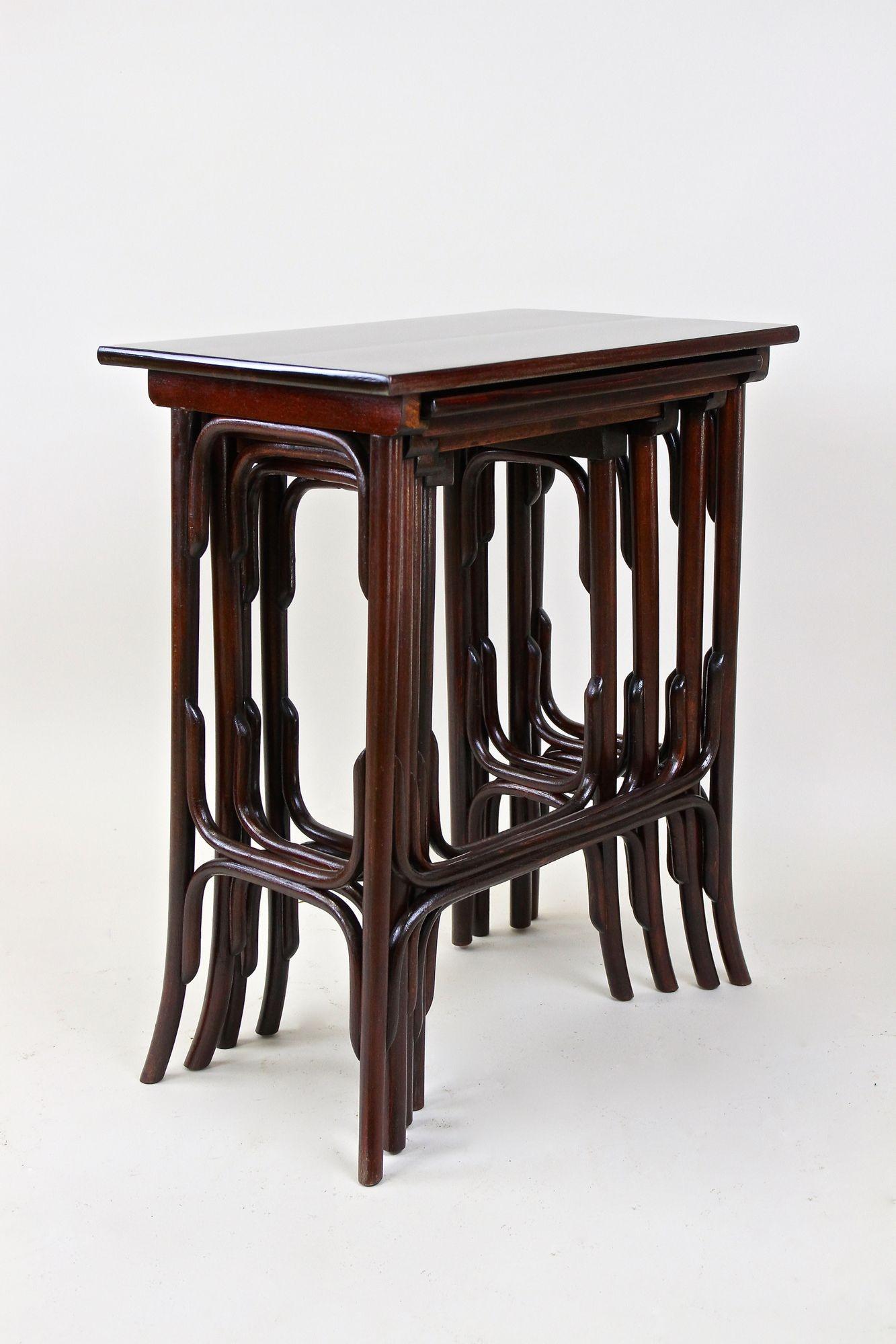 Art Nouveau Bentwood Nesting Tables by Thonet, Marked, Austria circa 1905 For Sale 8