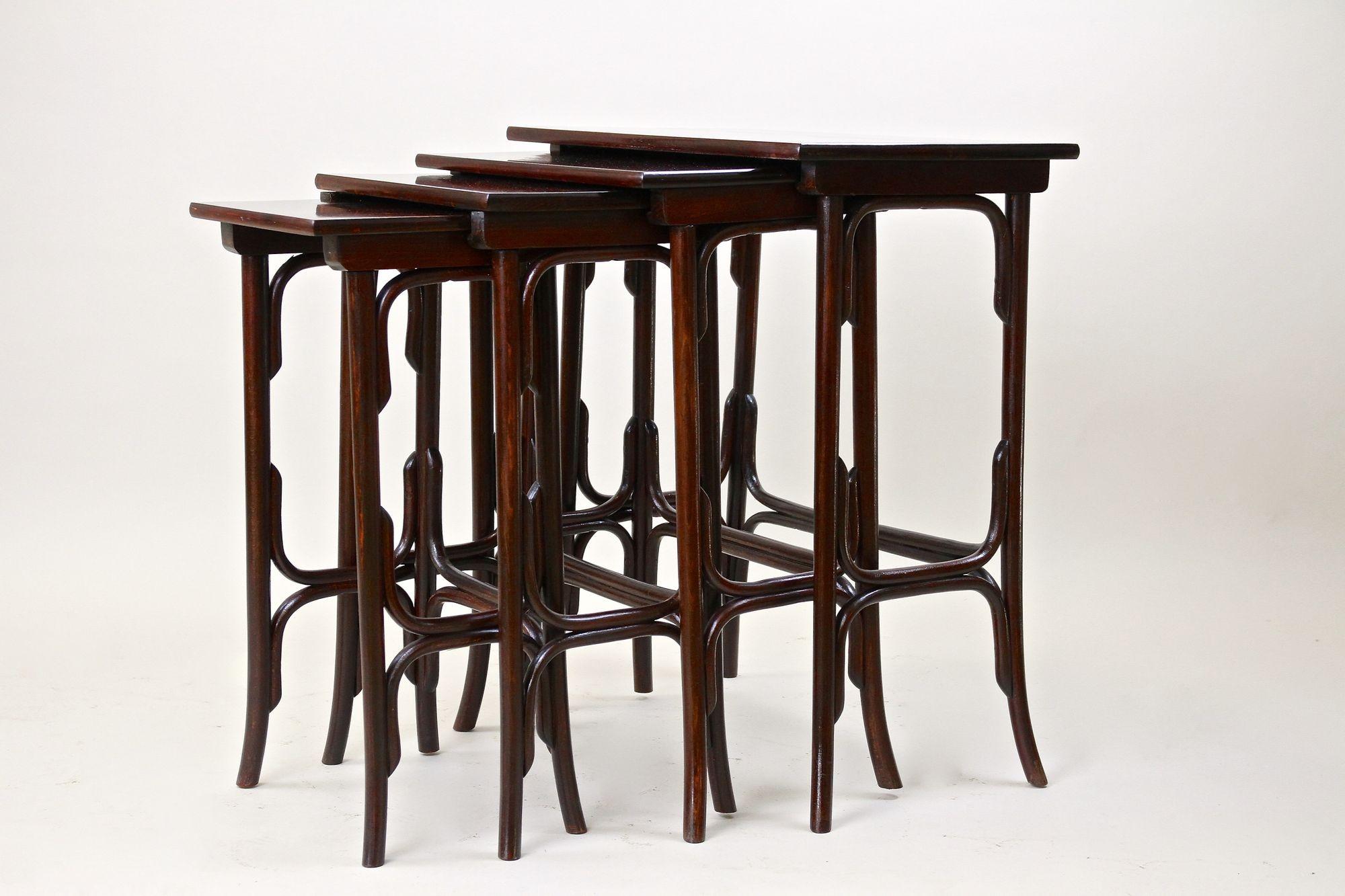 Art Nouveau Bentwood Nesting Tables by Thonet, Marked, Austria circa 1905 For Sale 3